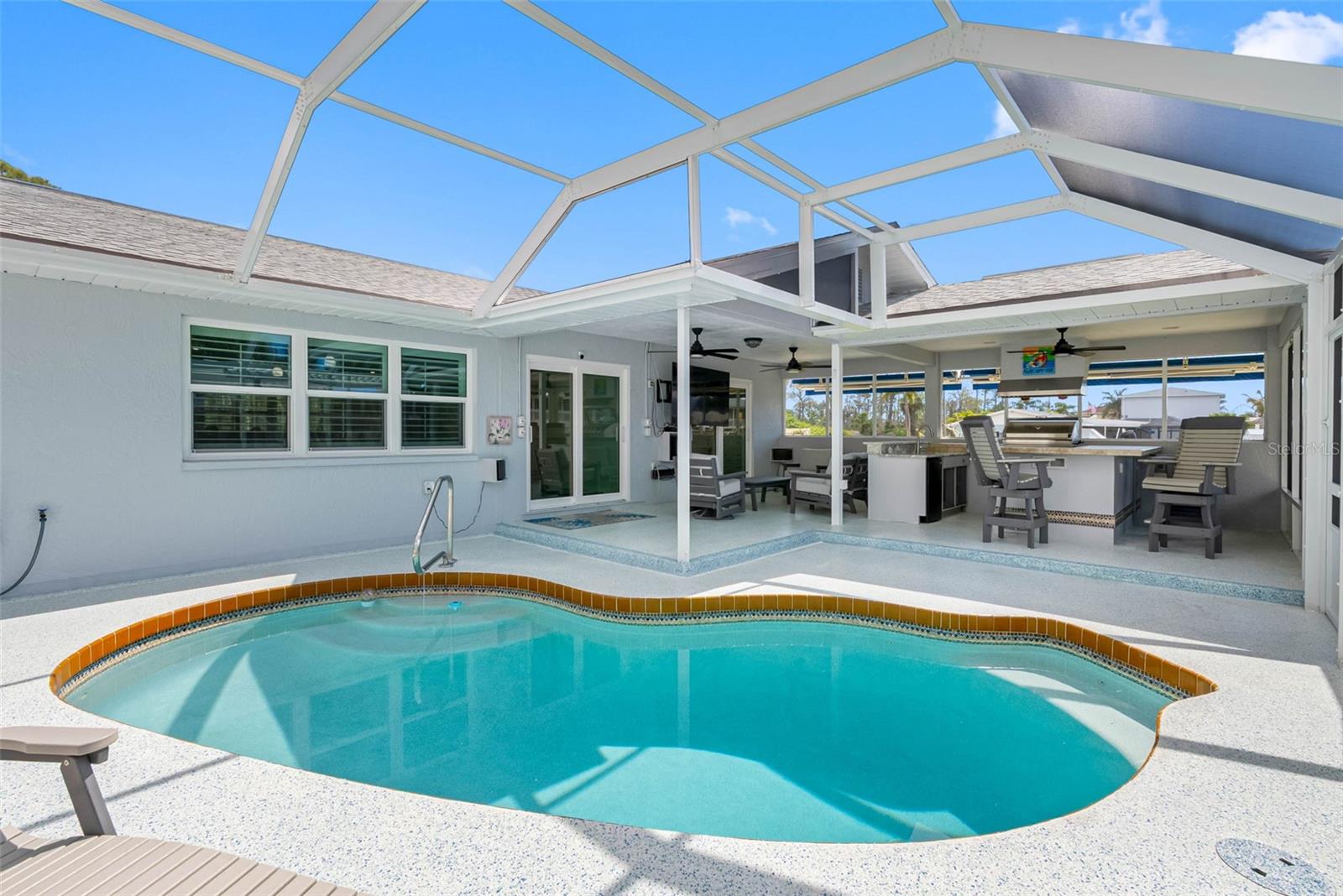 9211 LAKE DR, ENGLEWOOD, FL, 34224