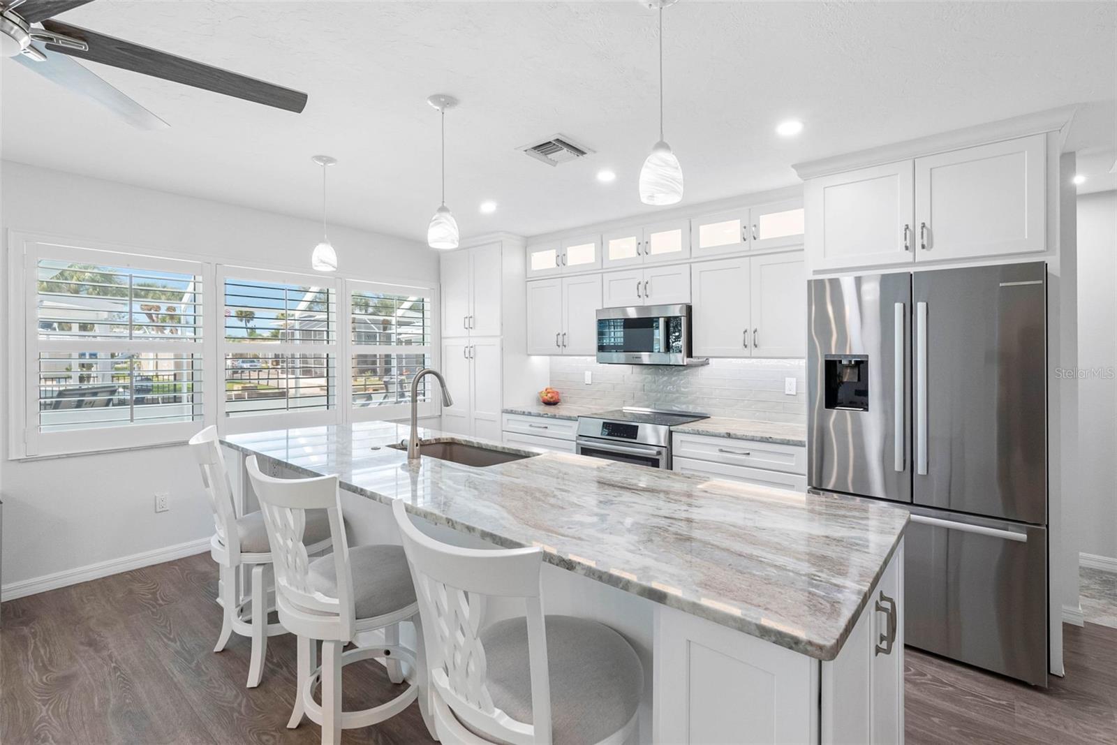 9211 LAKE DR, ENGLEWOOD, FL, 34224