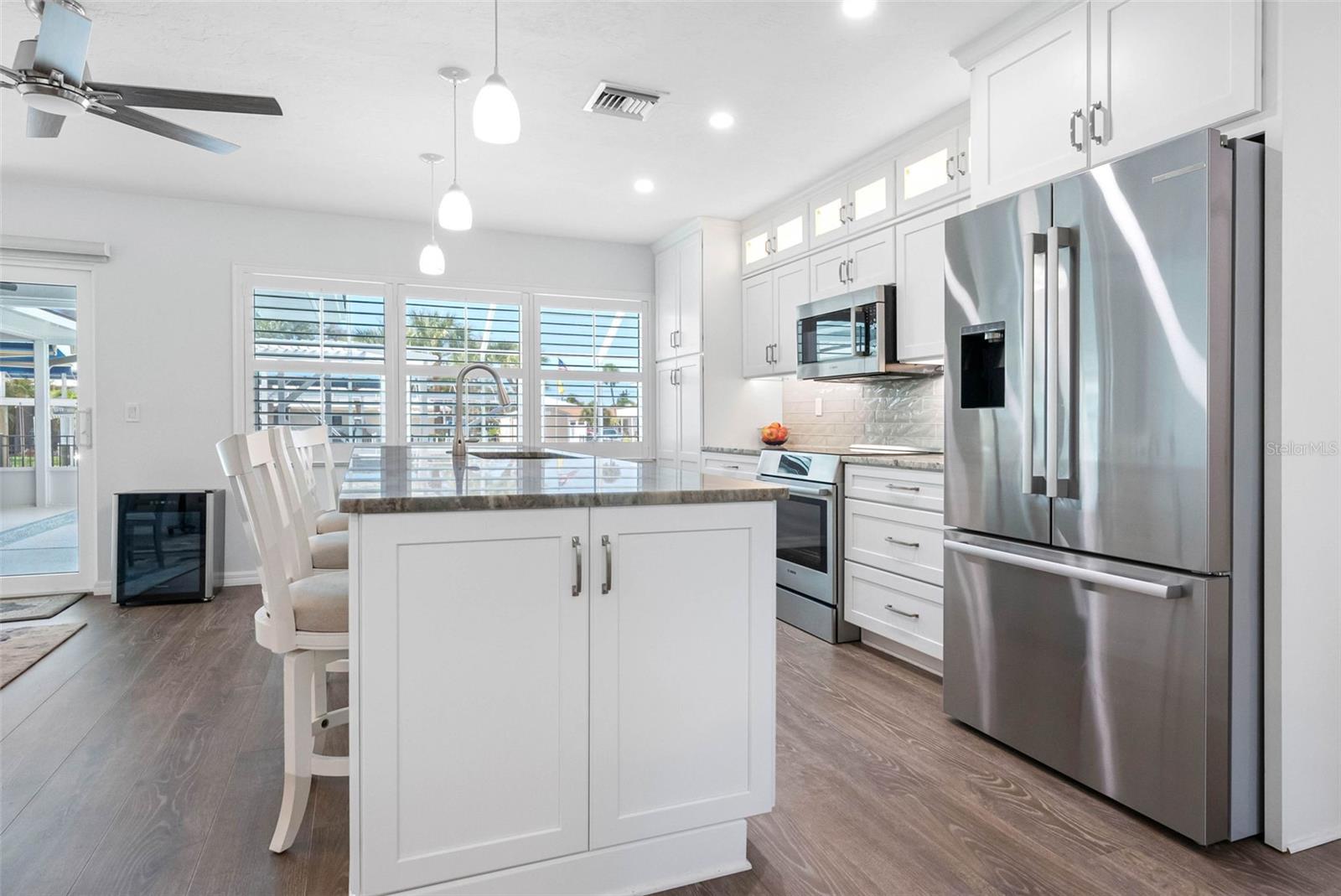 9211 LAKE DR, ENGLEWOOD, FL, 34224