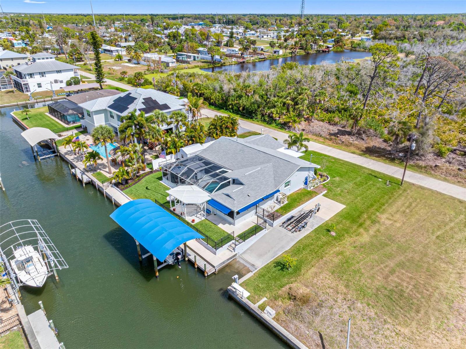 9211 LAKE DR, ENGLEWOOD, FL, 34224