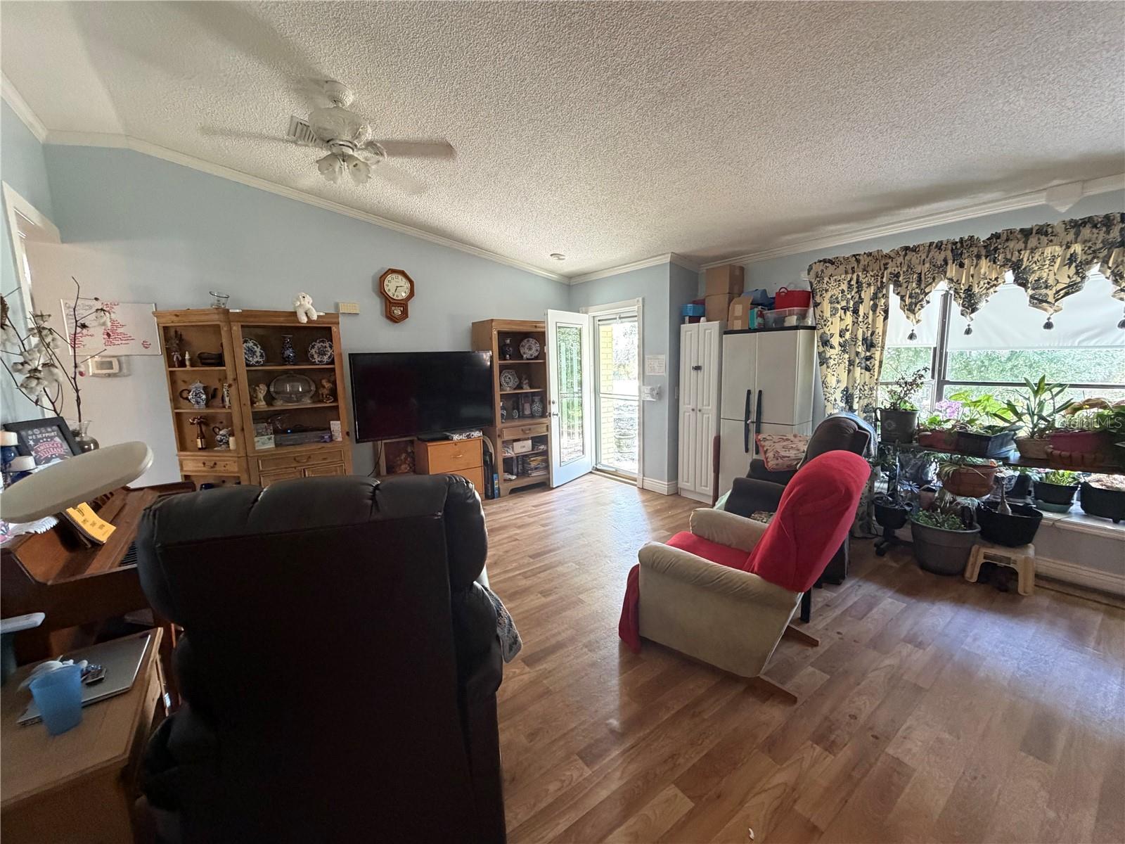 39106 GRAYS AIRPORT RD, LADY LAKE, FL, 32159