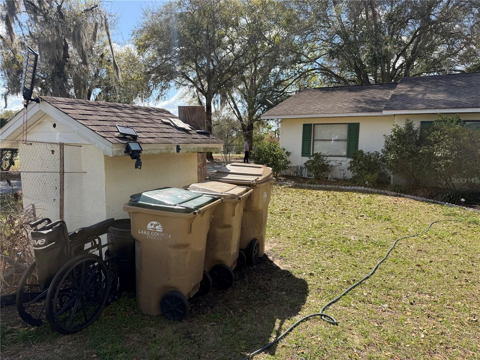 39106 GRAYS AIRPORT RD, LADY LAKE, FL, 32159