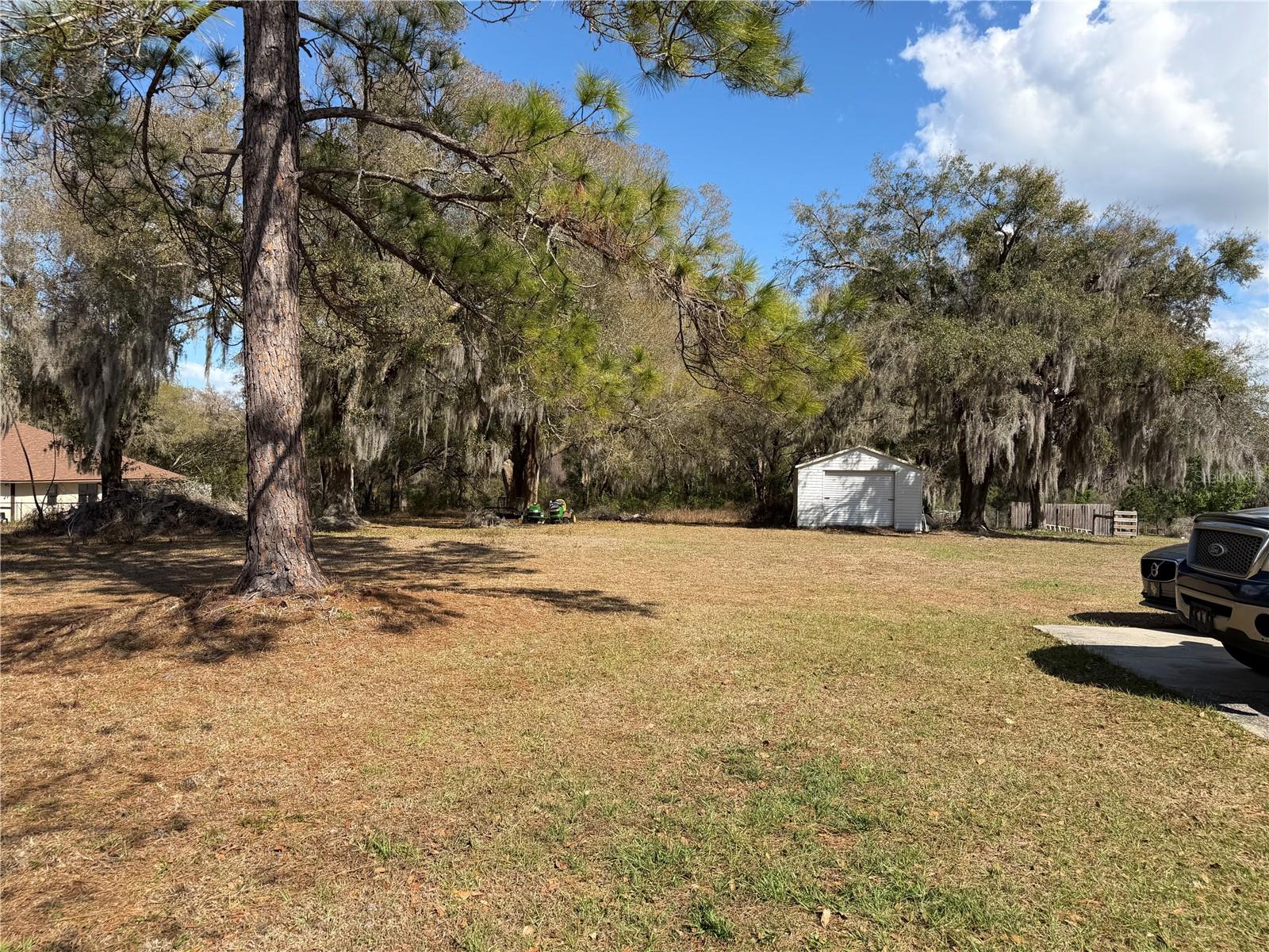 39106 GRAYS AIRPORT RD, LADY LAKE, FL, 32159