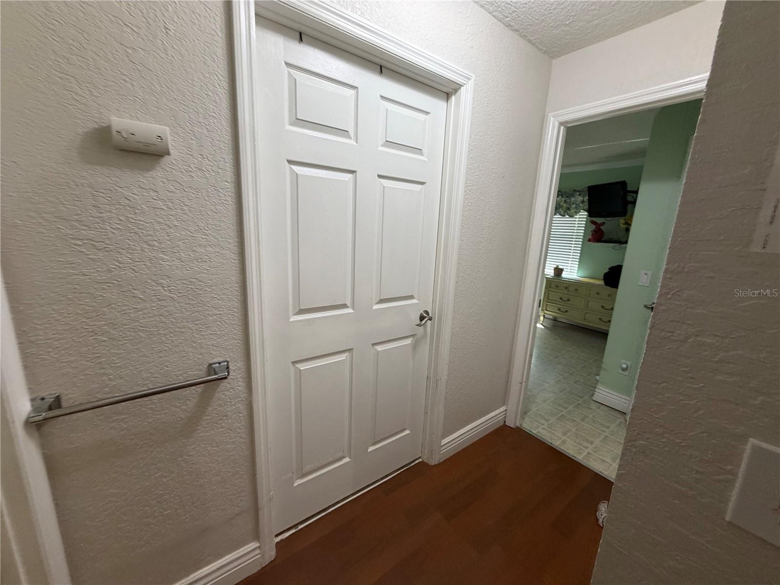 39106 GRAYS AIRPORT RD, LADY LAKE, FL, 32159