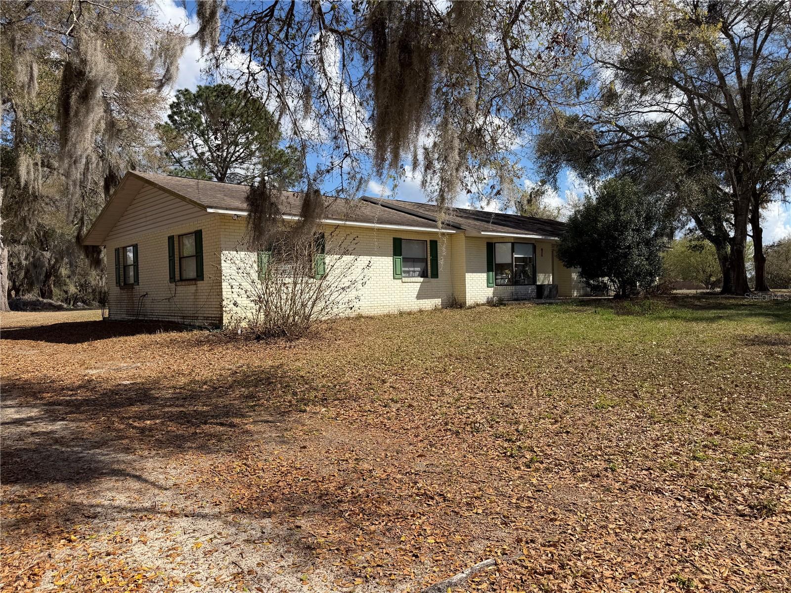 39106 GRAYS AIRPORT RD, LADY LAKE, FL, 32159