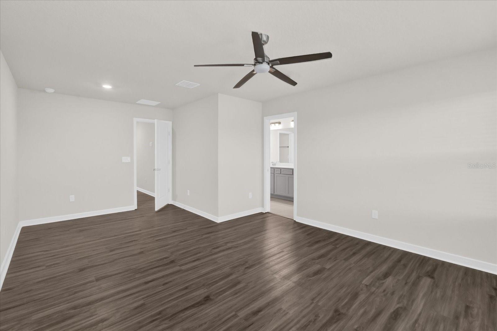 10877 WOODED ACRE ALY, ORLANDO, FL, 32829