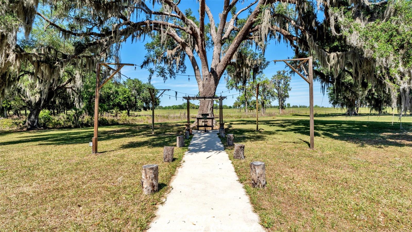 15300 LAKE IOLA RD, DADE CITY, FL, 33523