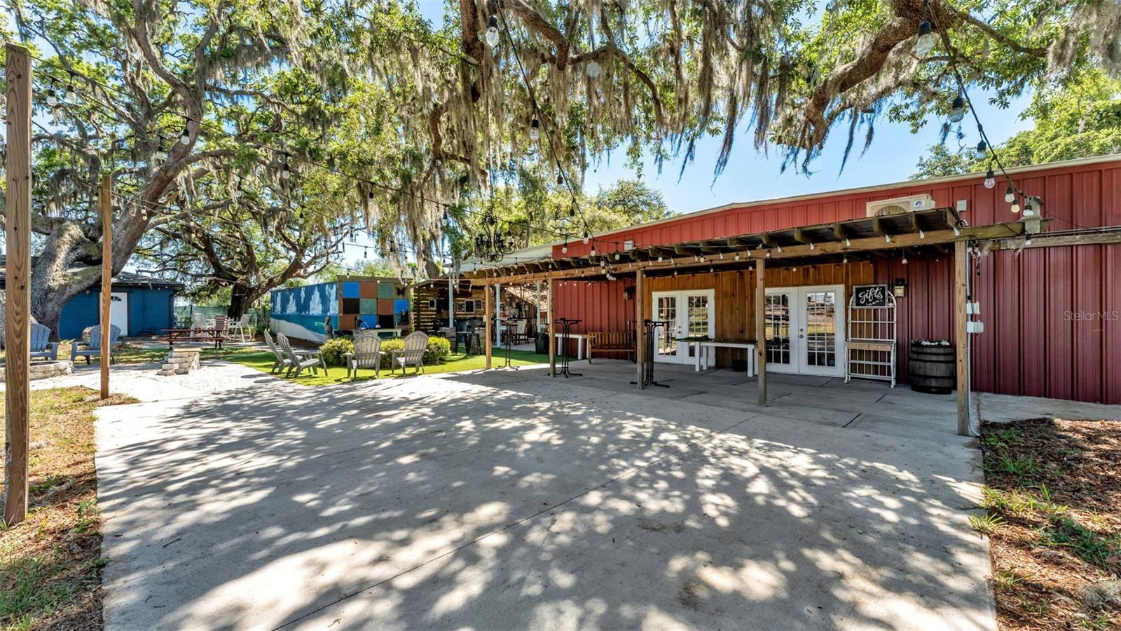 15300 LAKE IOLA RD, DADE CITY, FL, 33523