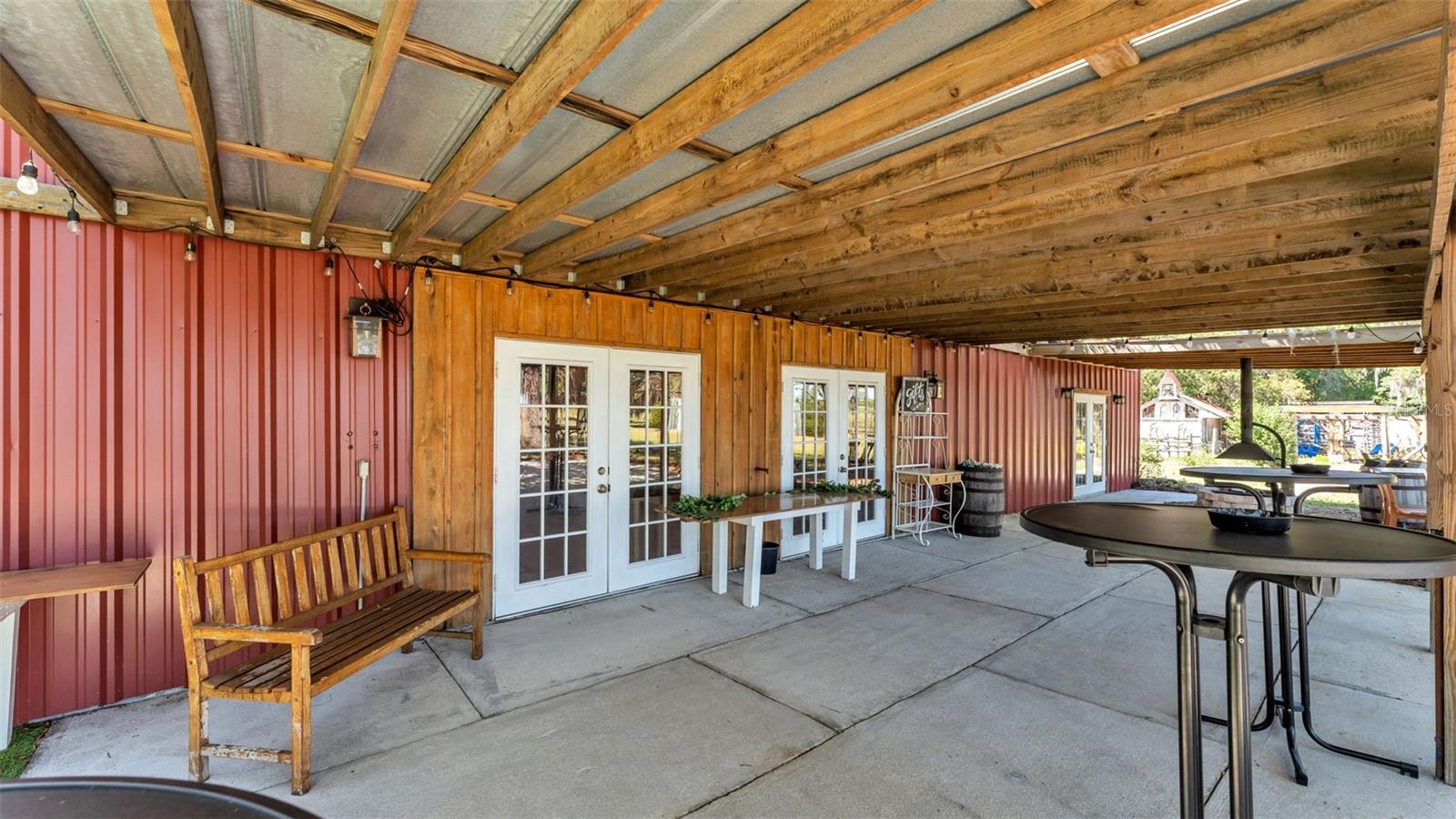 15300 LAKE IOLA RD, DADE CITY, FL, 33523