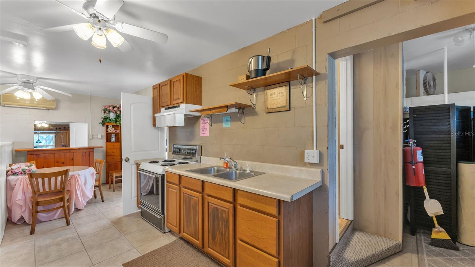 15300 LAKE IOLA RD, DADE CITY, FL, 33523