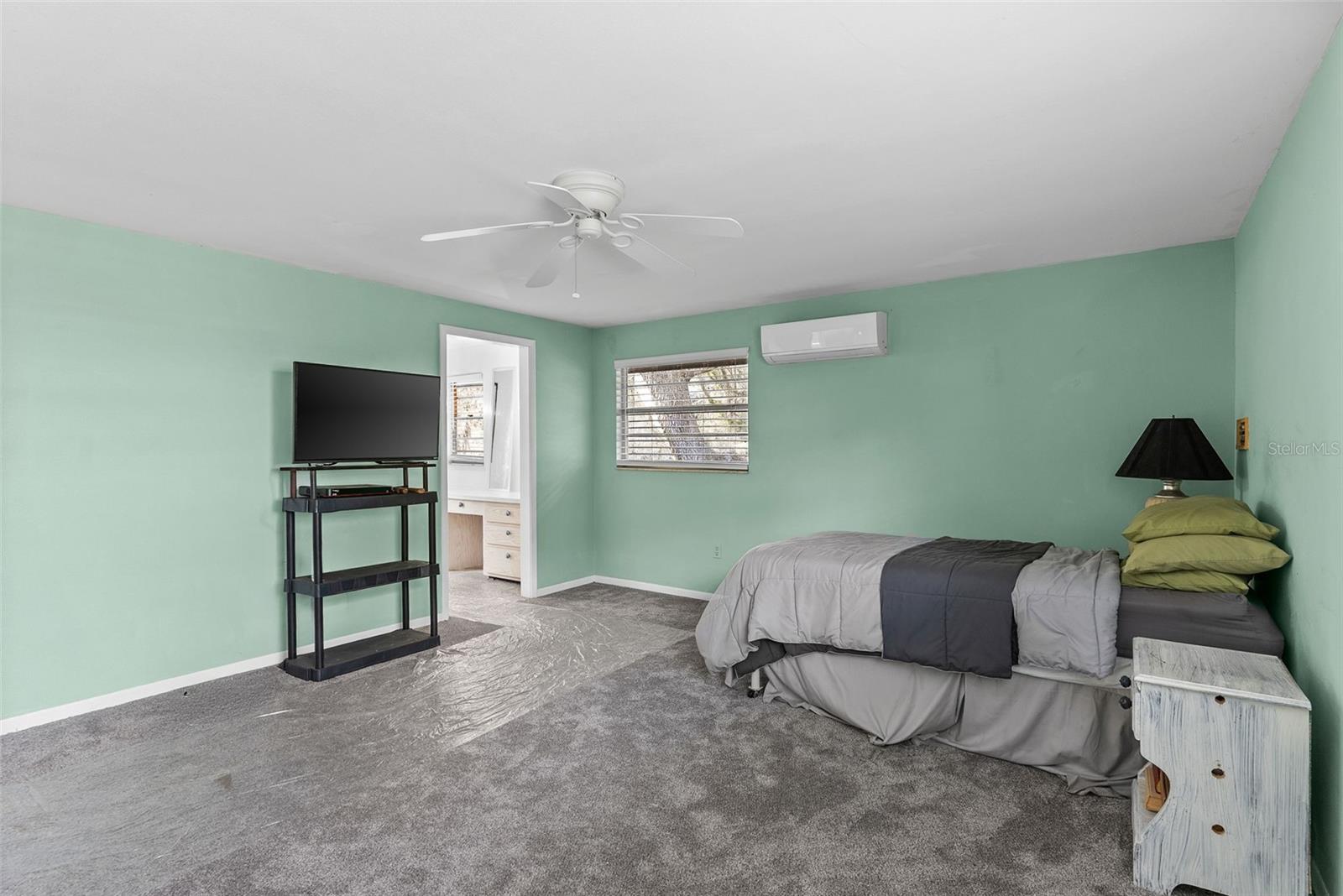 15300 LAKE IOLA RD, DADE CITY, FL, 33523