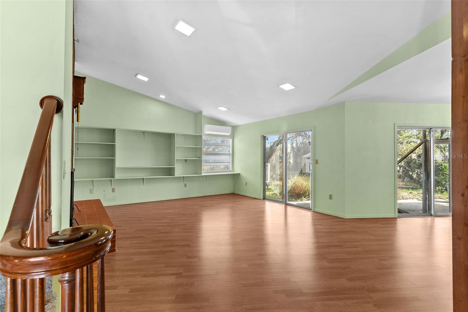 15300 LAKE IOLA RD, DADE CITY, FL, 33523