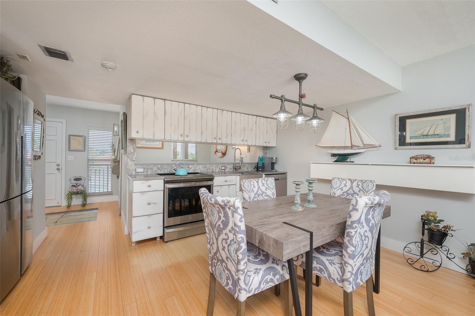 845 BENJAMIN FRANKLIN DR #302, SARASOTA, FL, 34236