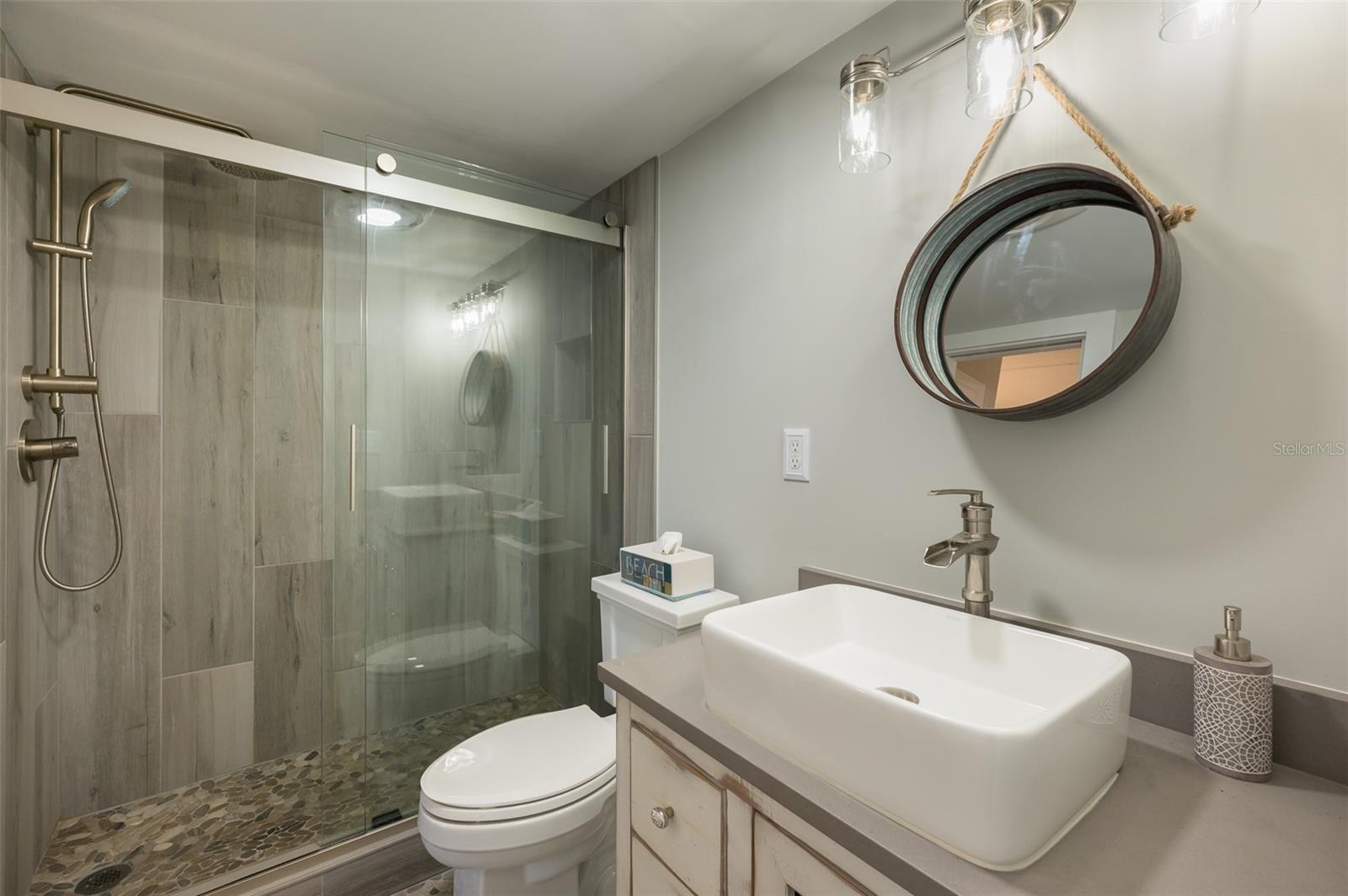 845 BENJAMIN FRANKLIN DR #302, SARASOTA, FL, 34236