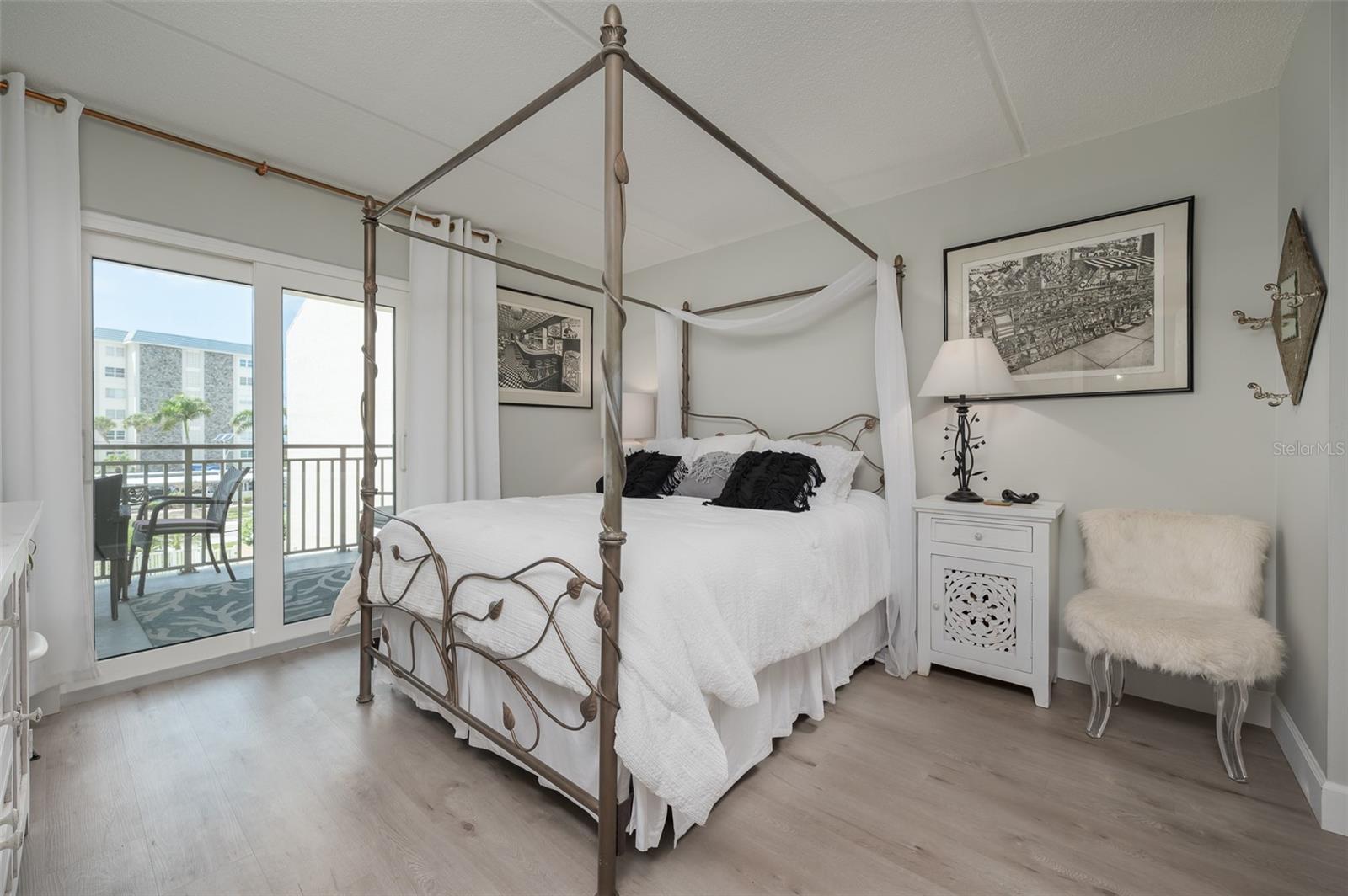 845 BENJAMIN FRANKLIN DR #302, SARASOTA, FL, 34236