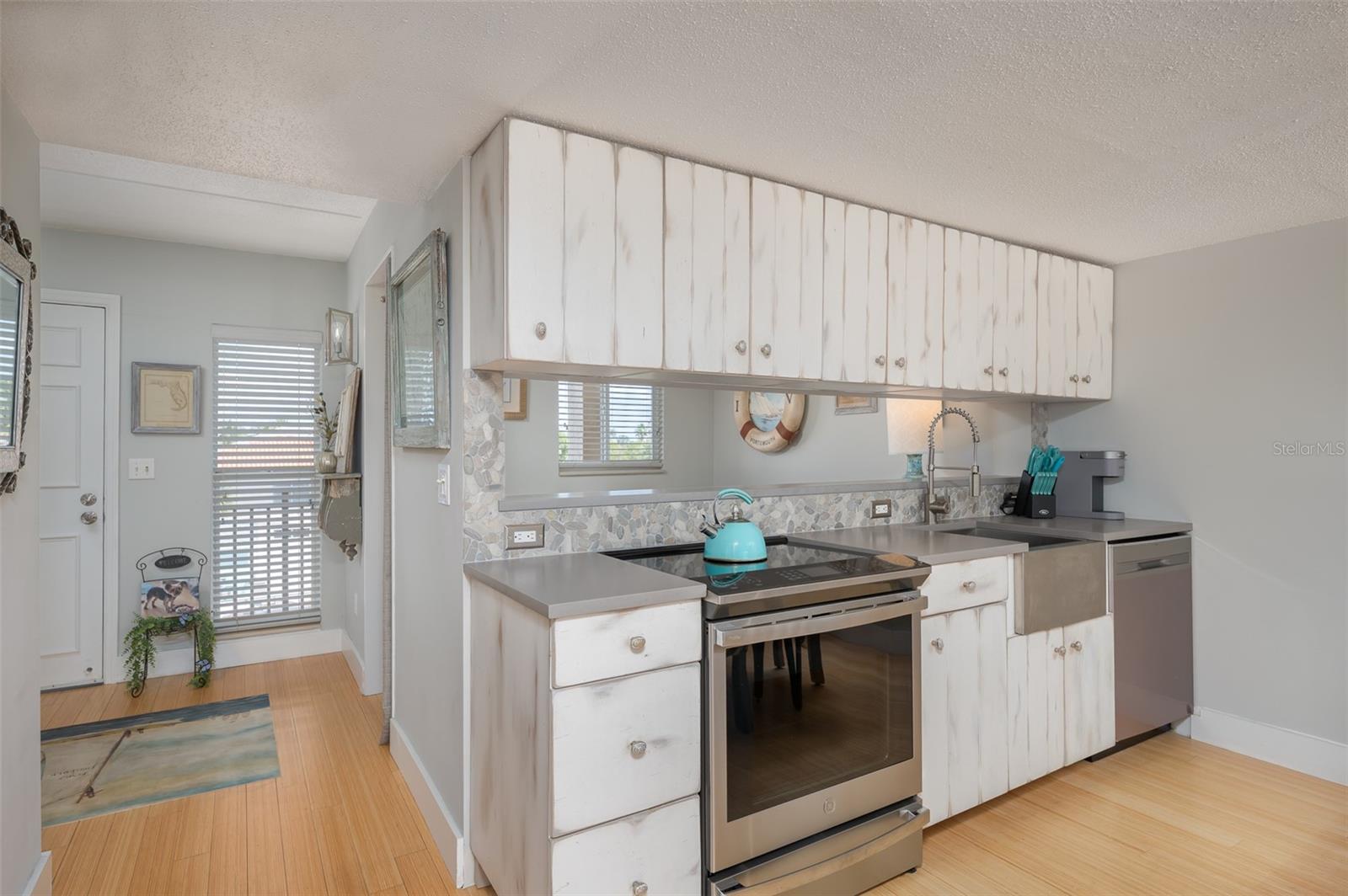 845 BENJAMIN FRANKLIN DR #302, SARASOTA, FL, 34236