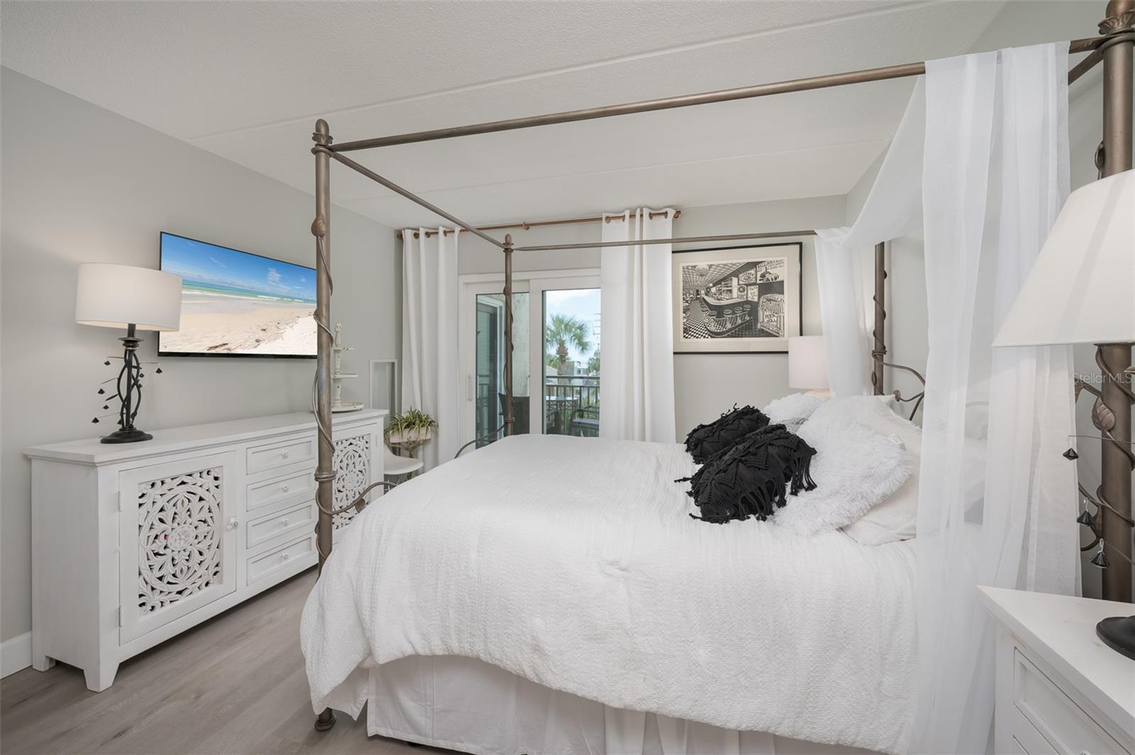 845 BENJAMIN FRANKLIN DR #302, SARASOTA, FL, 34236