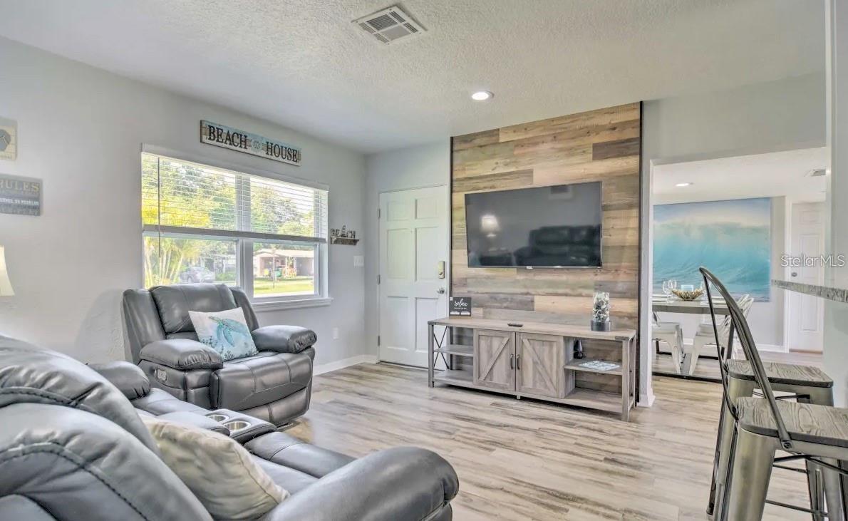 10569 86TH AVE, SEMINOLE, FL, 33772