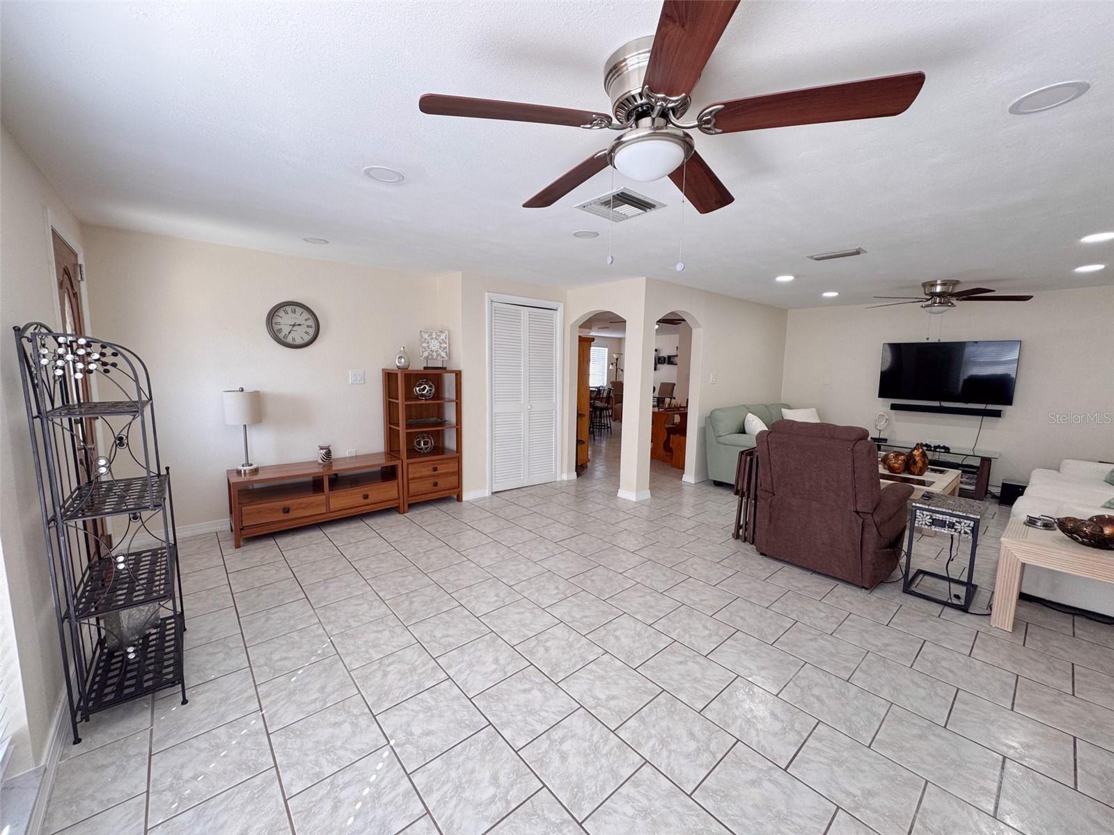 3233 SALISBURY DR, HOLIDAY, FL, 34691