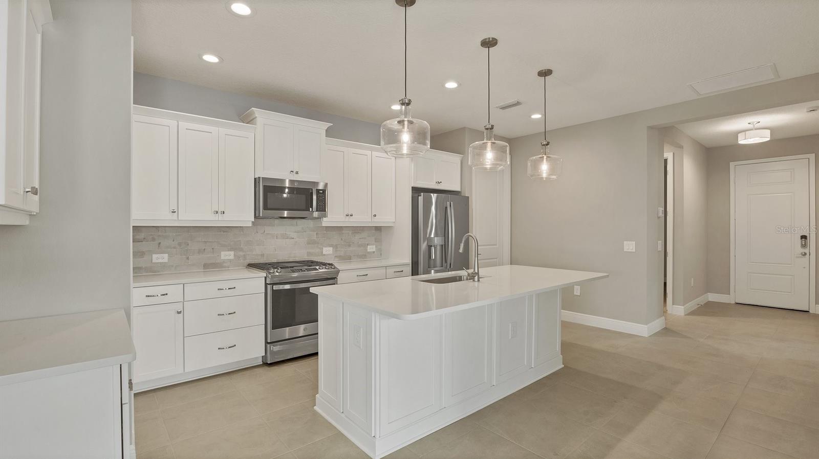 690 ALLORA AVE, NOKOMIS, FL, 34275