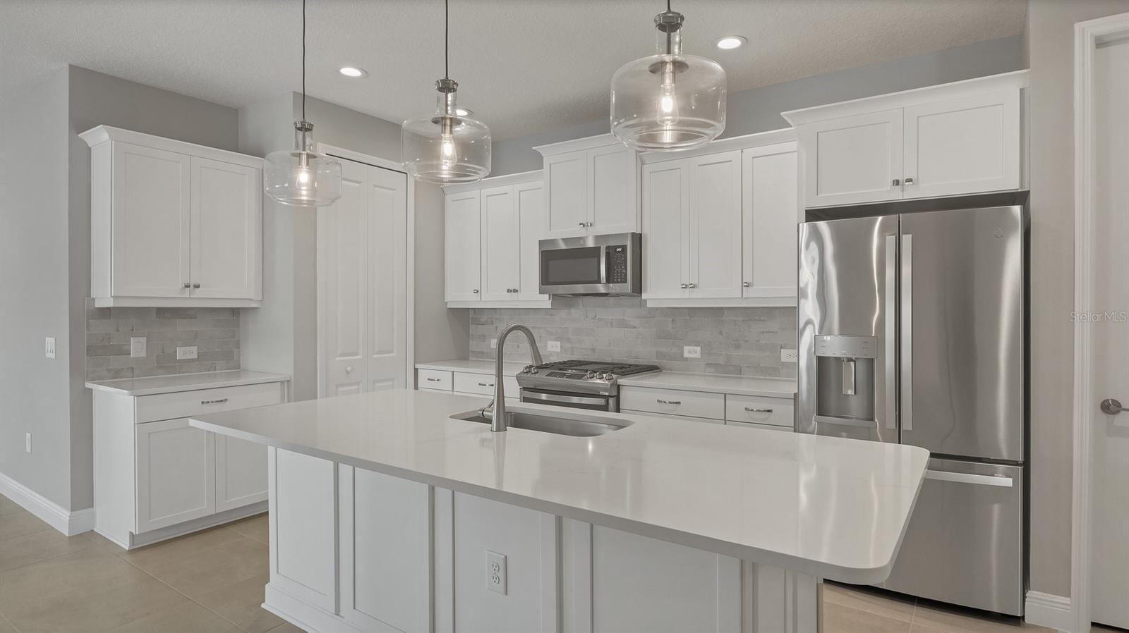 690 ALLORA AVE, NOKOMIS, FL, 34275