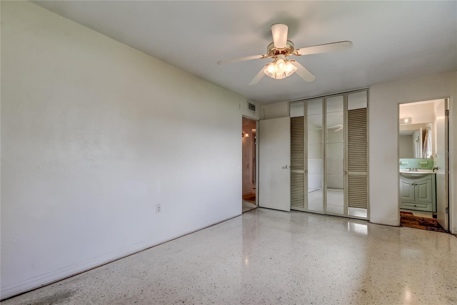 8586 FORSYTH DR, SEMINOLE, FL, 33772