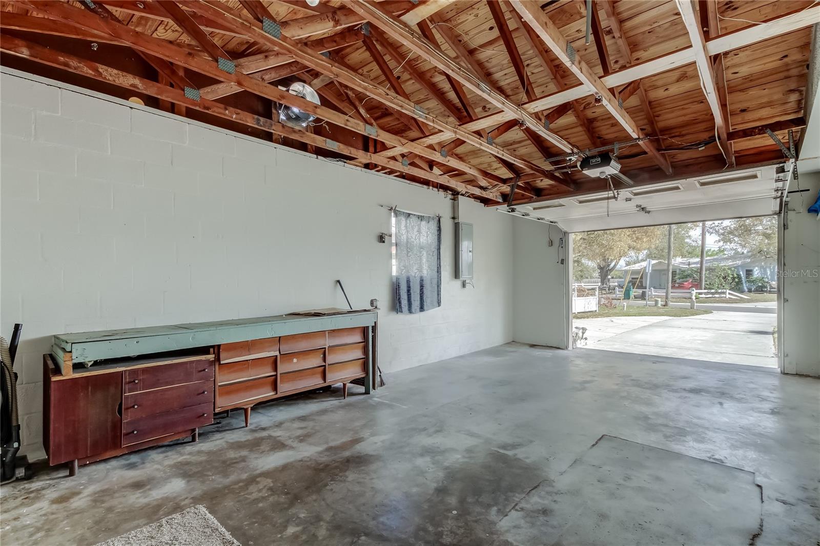 8586 FORSYTH DR, SEMINOLE, FL, 33772