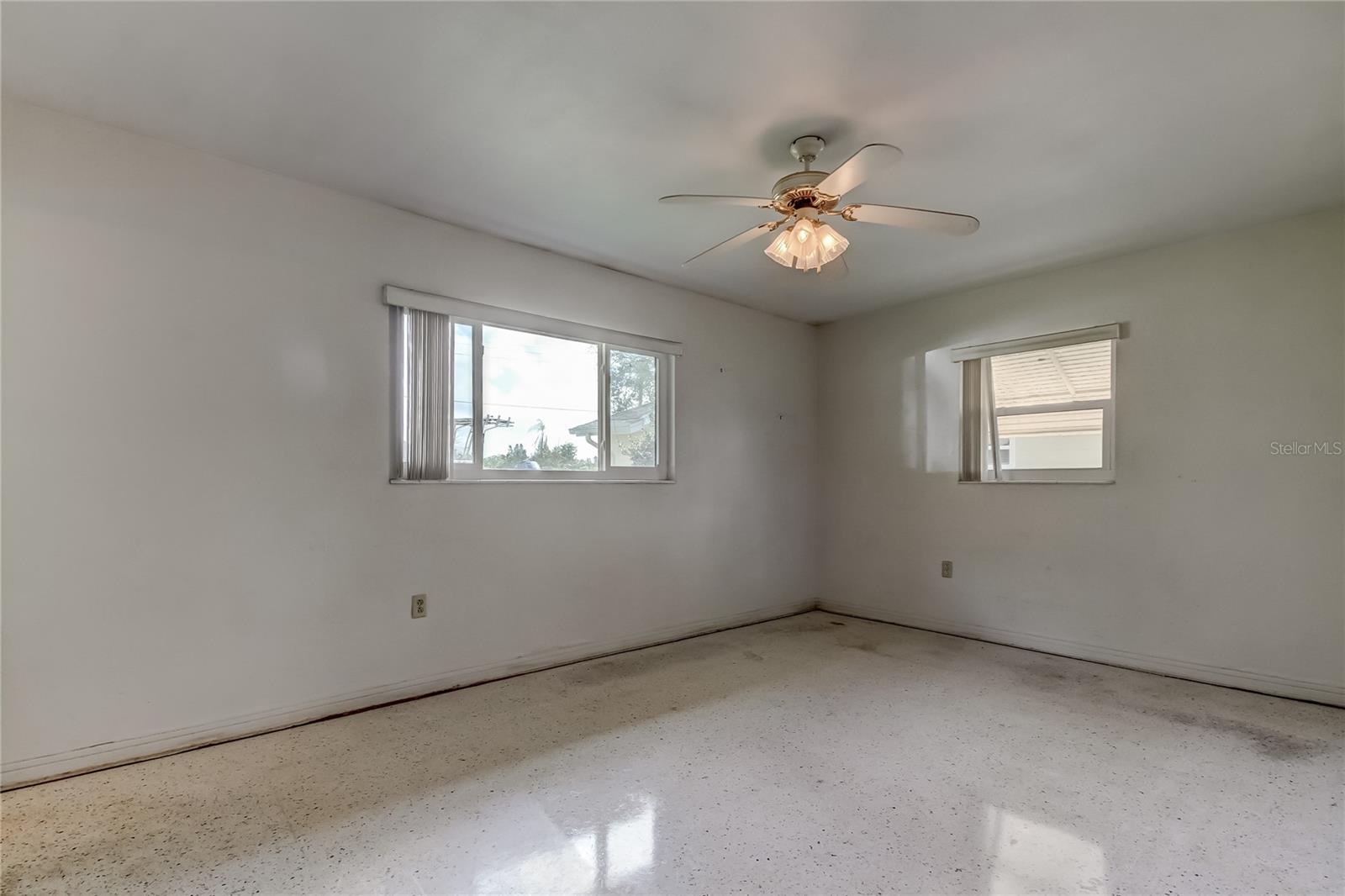 8586 FORSYTH DR, SEMINOLE, FL, 33772