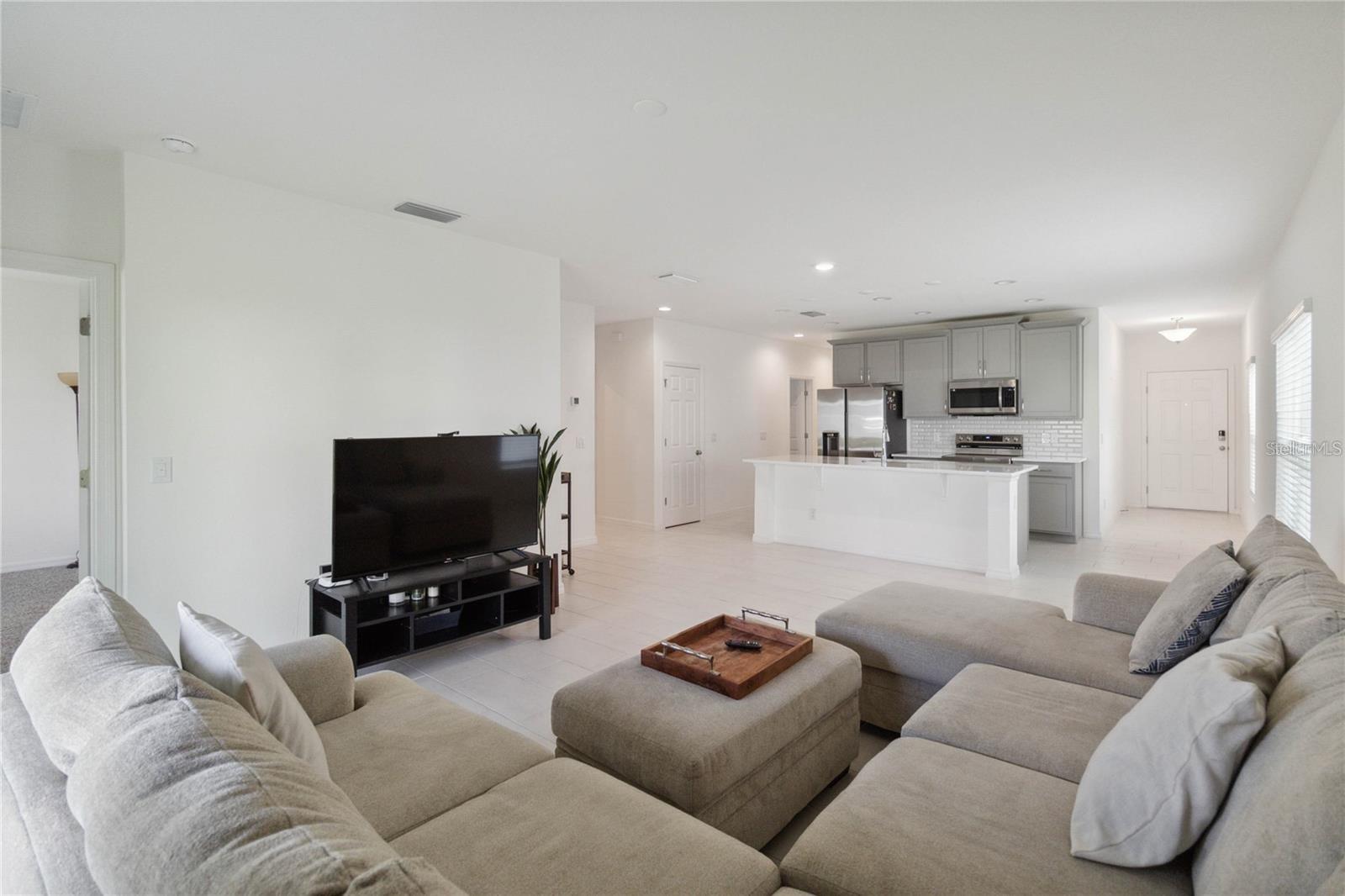 1833 ROSS HAMMOCK AVE, GROVELAND, FL, 34736