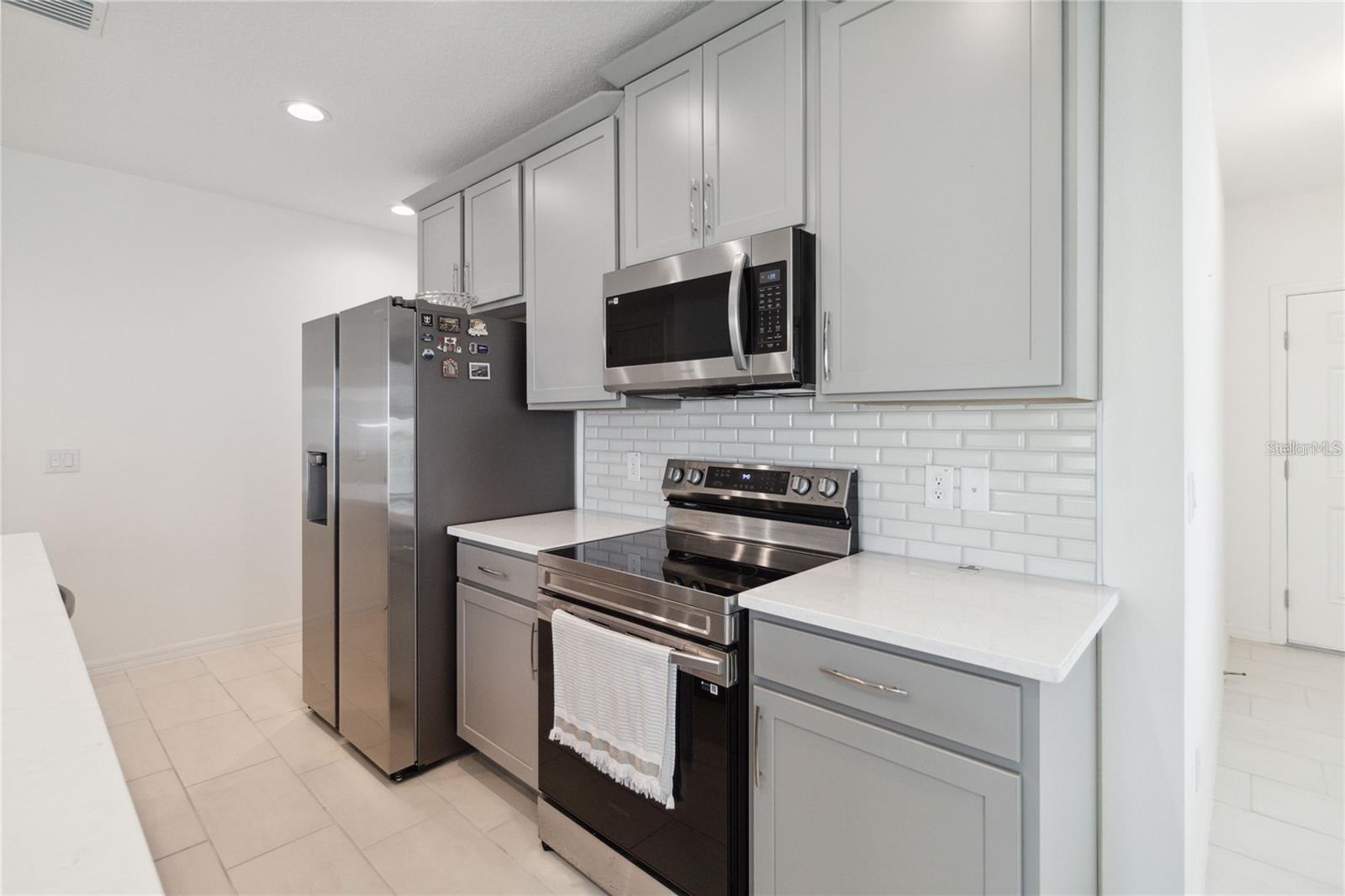 1833 ROSS HAMMOCK AVE, GROVELAND, FL, 34736