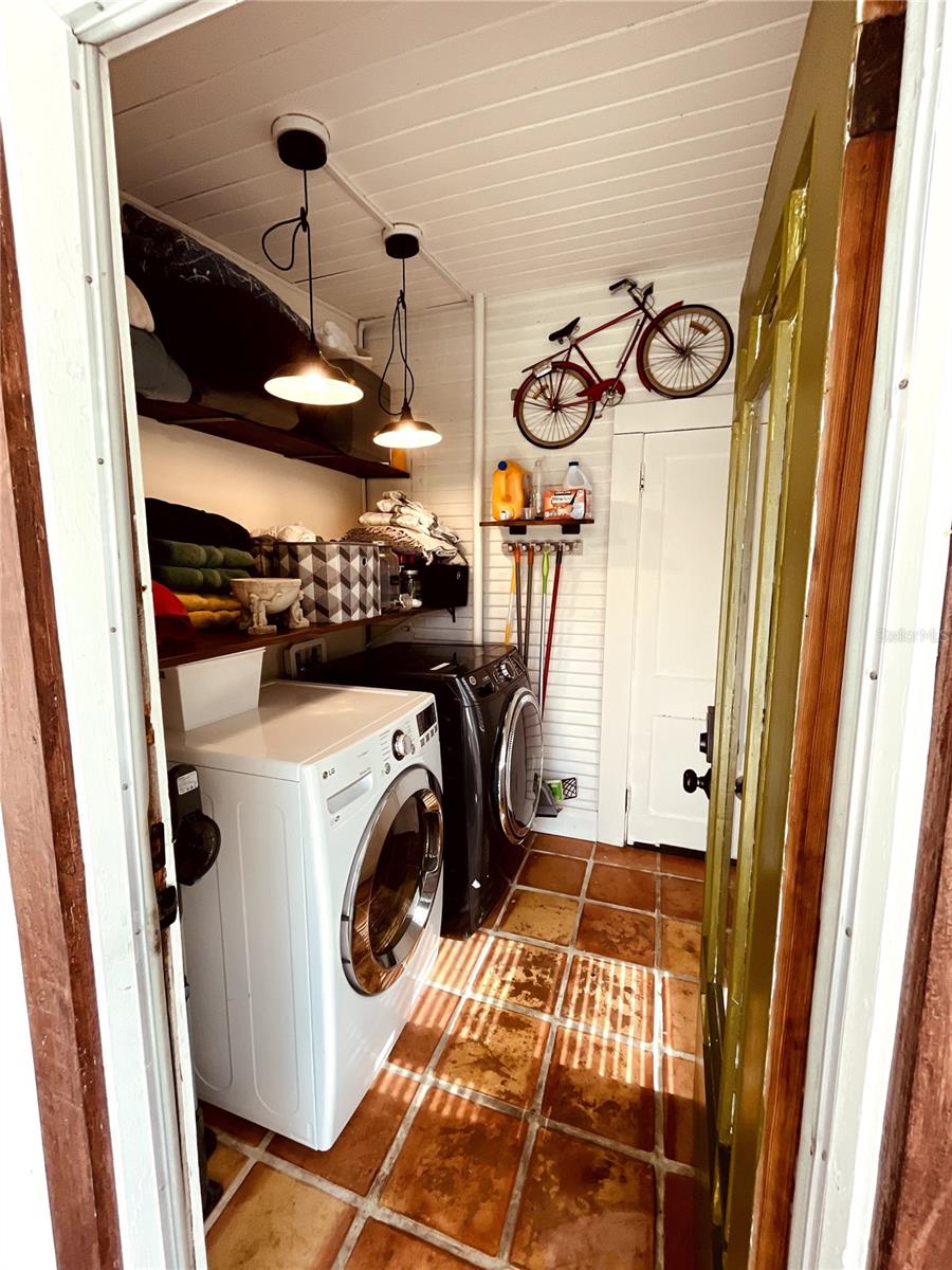 206 W HAYA ST, TAMPA, FL, 33603