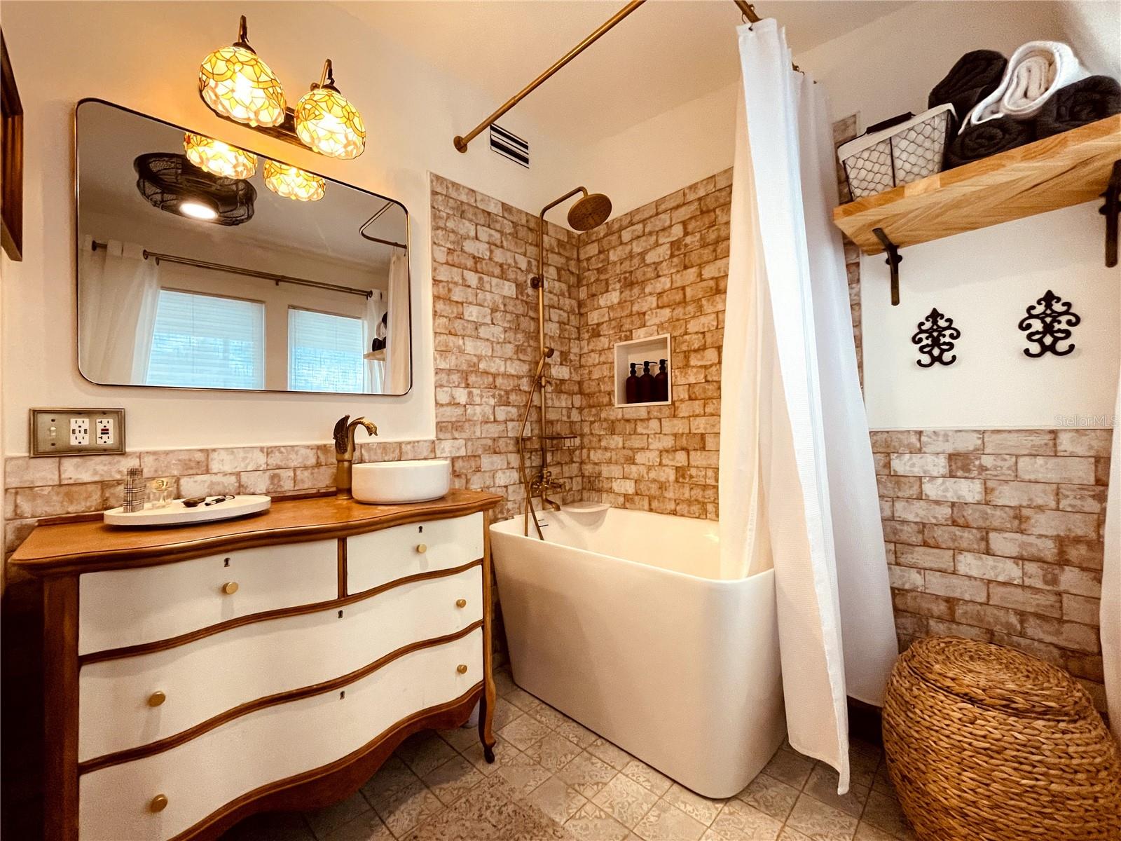 206 W HAYA ST, TAMPA, FL, 33603