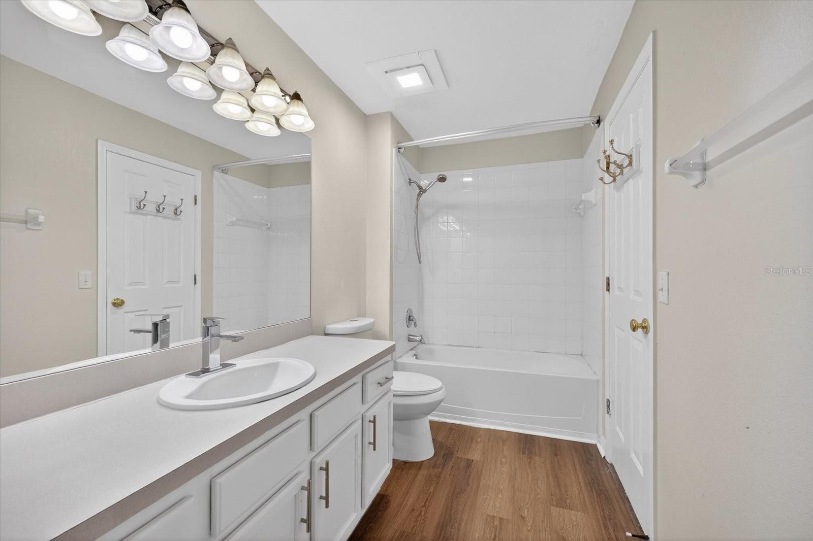 11047 BLACK SWAN CT, SEFFNER, FL, 33584