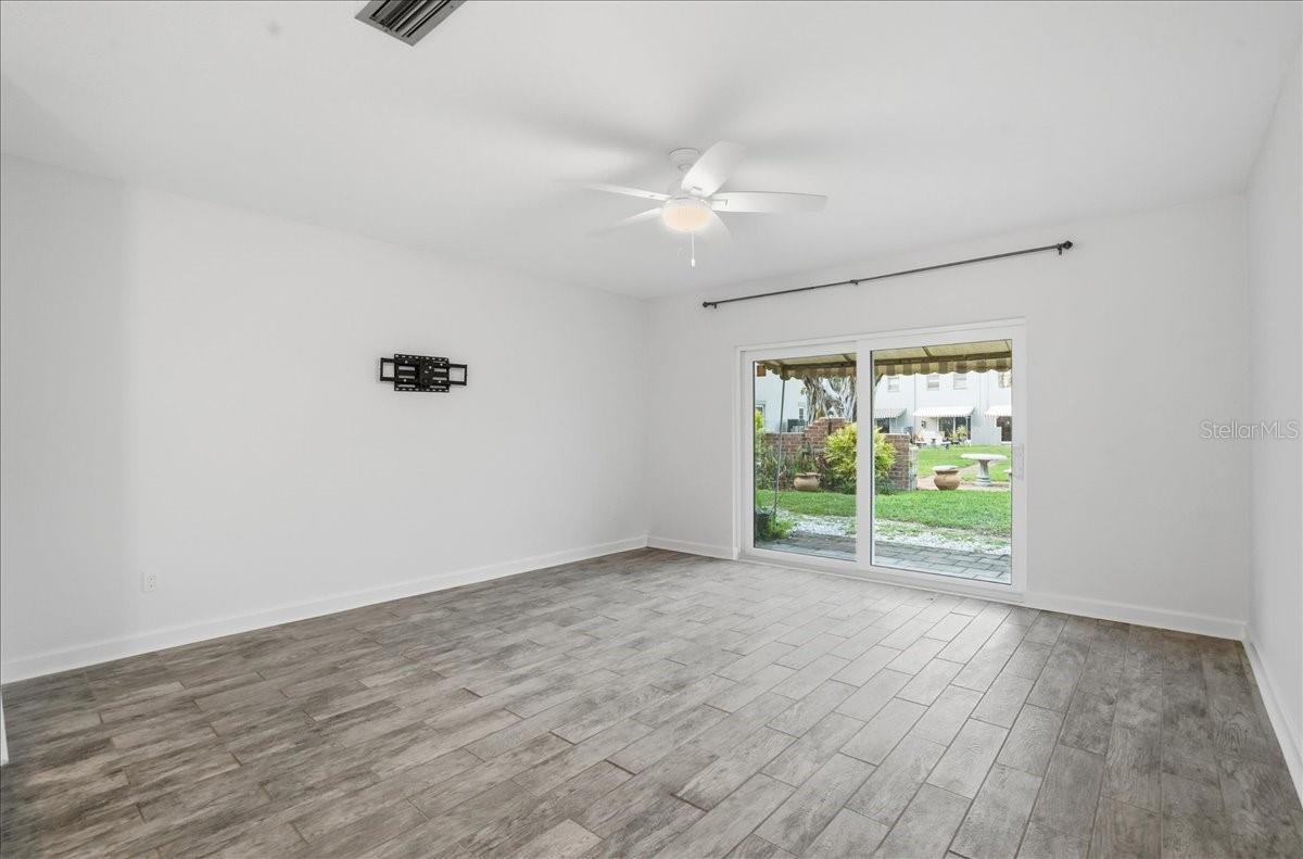 6927 PLACE DE LA PAIX #6927, ST PETERSBURG, FL, 33707