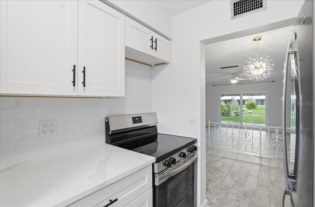 6927 PLACE DE LA PAIX #6927, ST PETERSBURG, FL, 33707