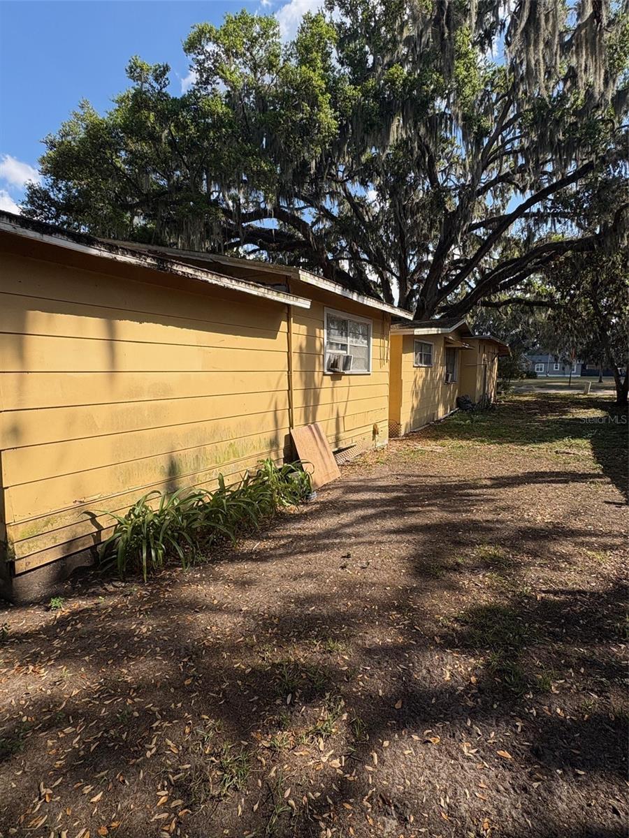 422 W BROADWAY ST, FORT MEADE, FL, 33841