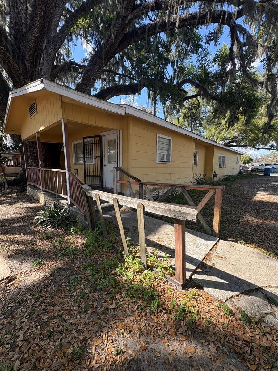 422 W BROADWAY ST, FORT MEADE, FL, 33841