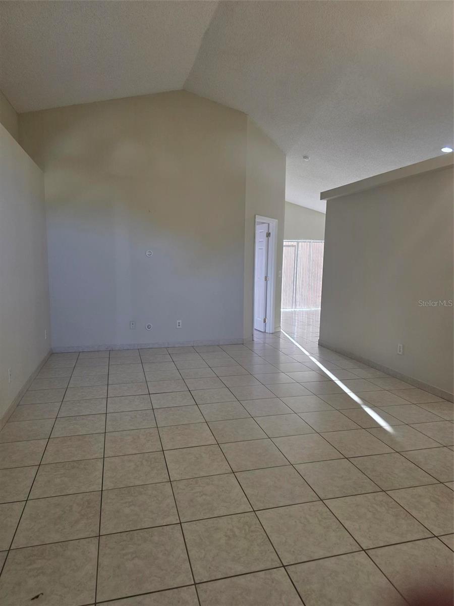 689 CORNWALLIS DR, DAVENPORT, FL, 33897