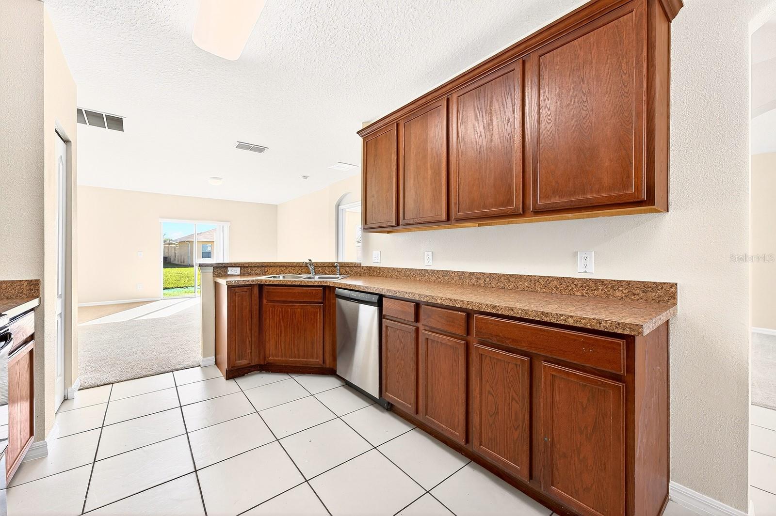 3210 QUEEN ALEXANDRIA DR, KISSIMMEE, FL, 34744