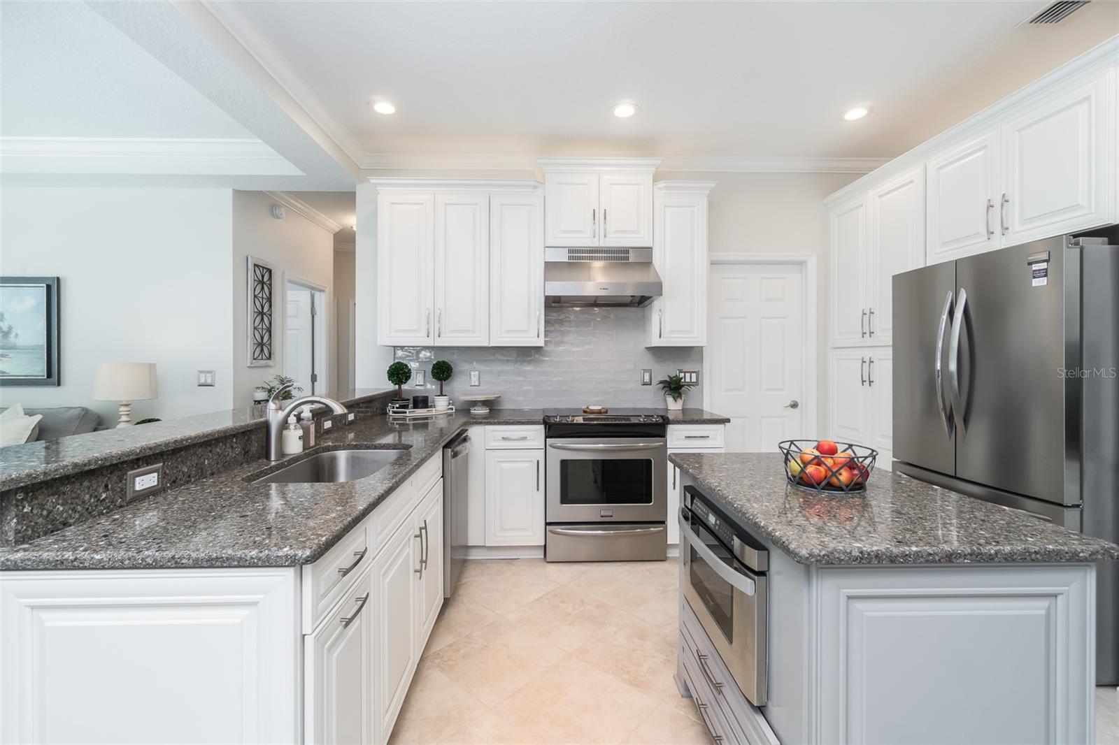 2805 COMMONWEALTH AVE, VALRICO, FL, 33594