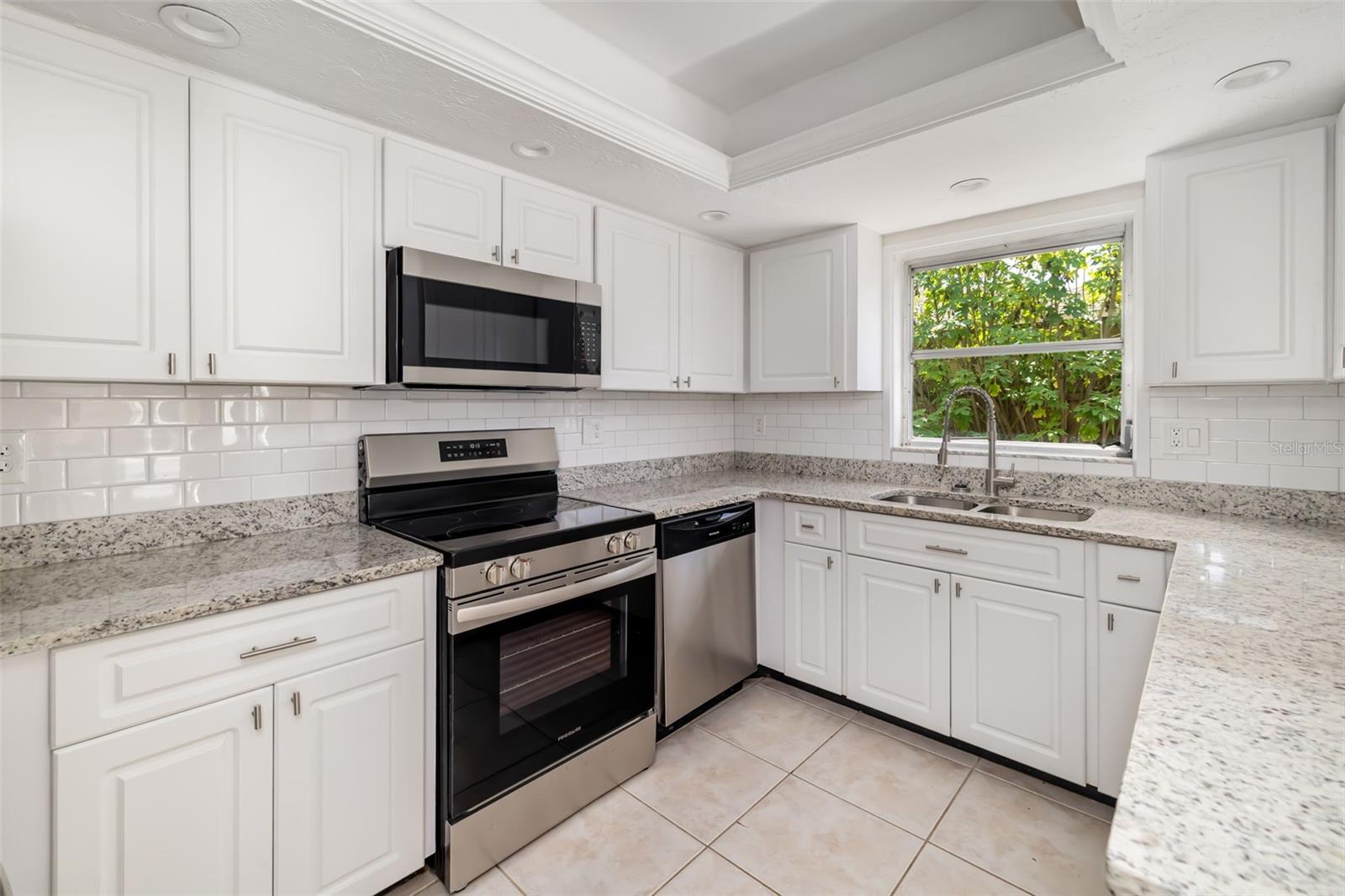 1097 WILLIS AVE, SARASOTA, FL, 34232