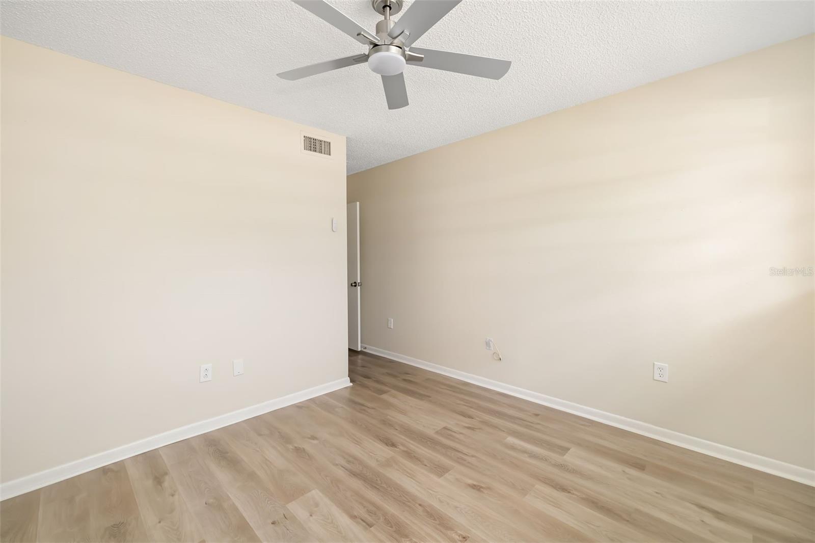 1097 WILLIS AVE, SARASOTA, FL, 34232