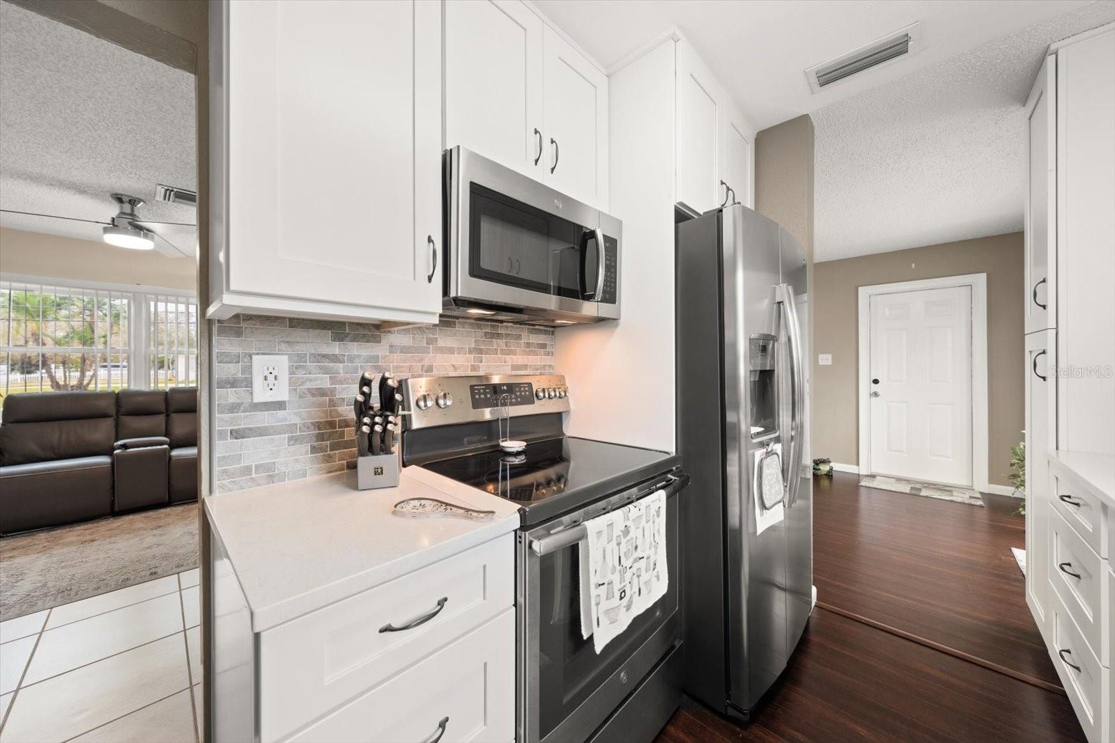 1339 RUSSELL DR N, ST PETERSBURG, FL, 33710