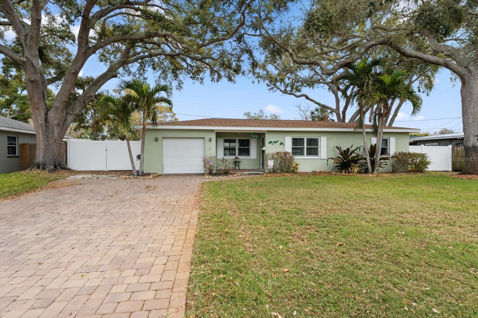 1339 RUSSELL DR N, ST PETERSBURG, FL, 33710