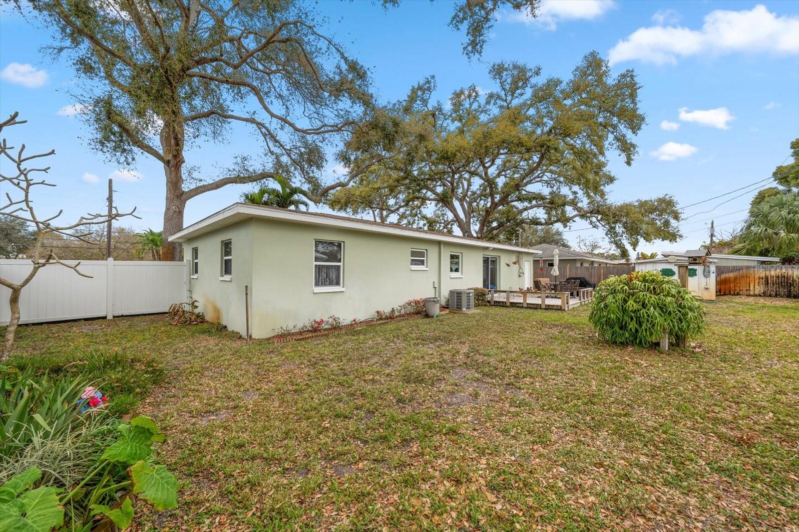 1339 RUSSELL DR N, ST PETERSBURG, FL, 33710