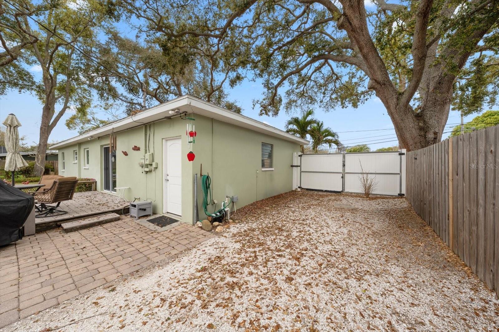 1339 RUSSELL DR N, ST PETERSBURG, FL, 33710