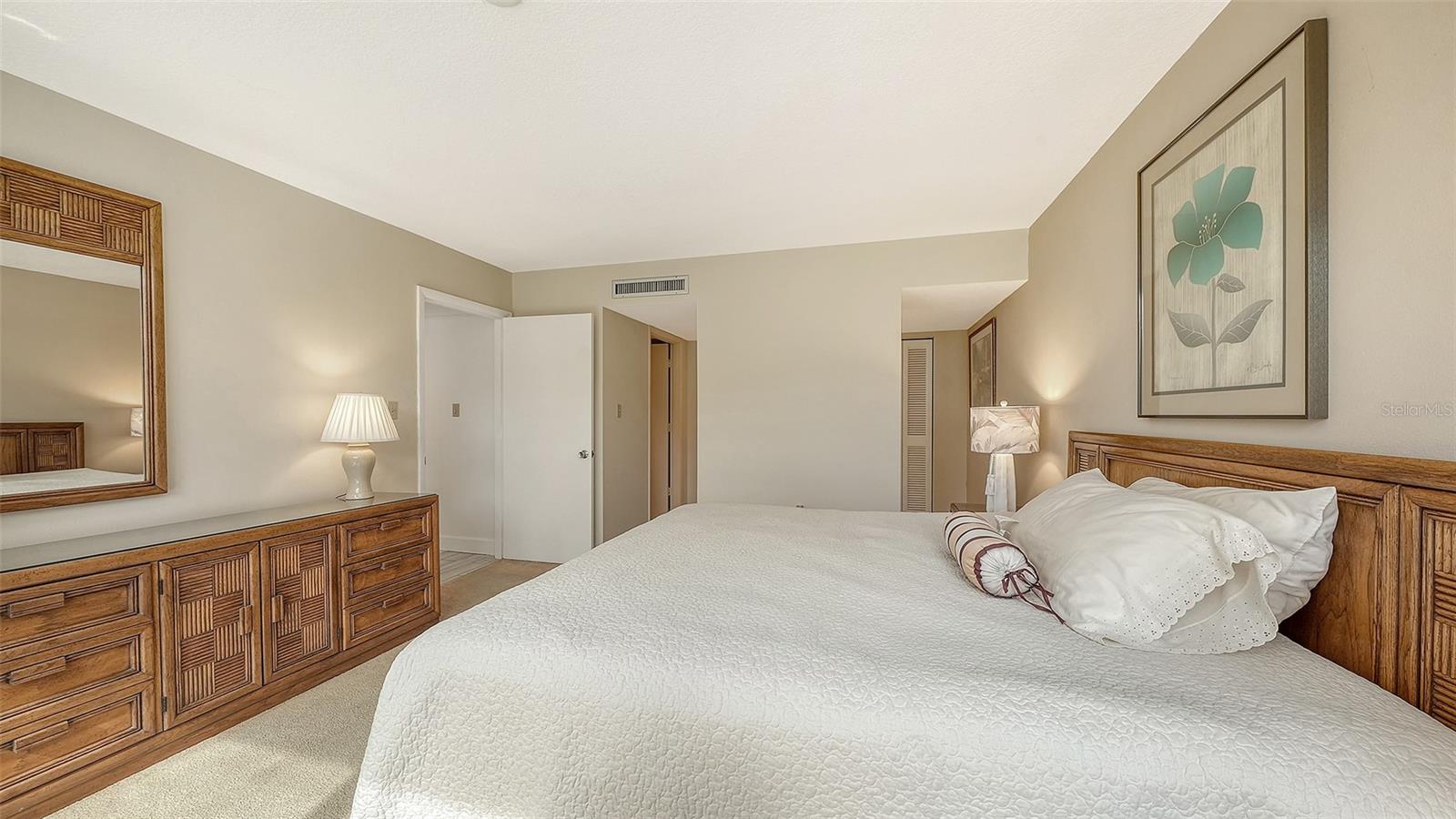 6287 MIDNIGHT PASS RD #103, SARASOTA, FL, 34242