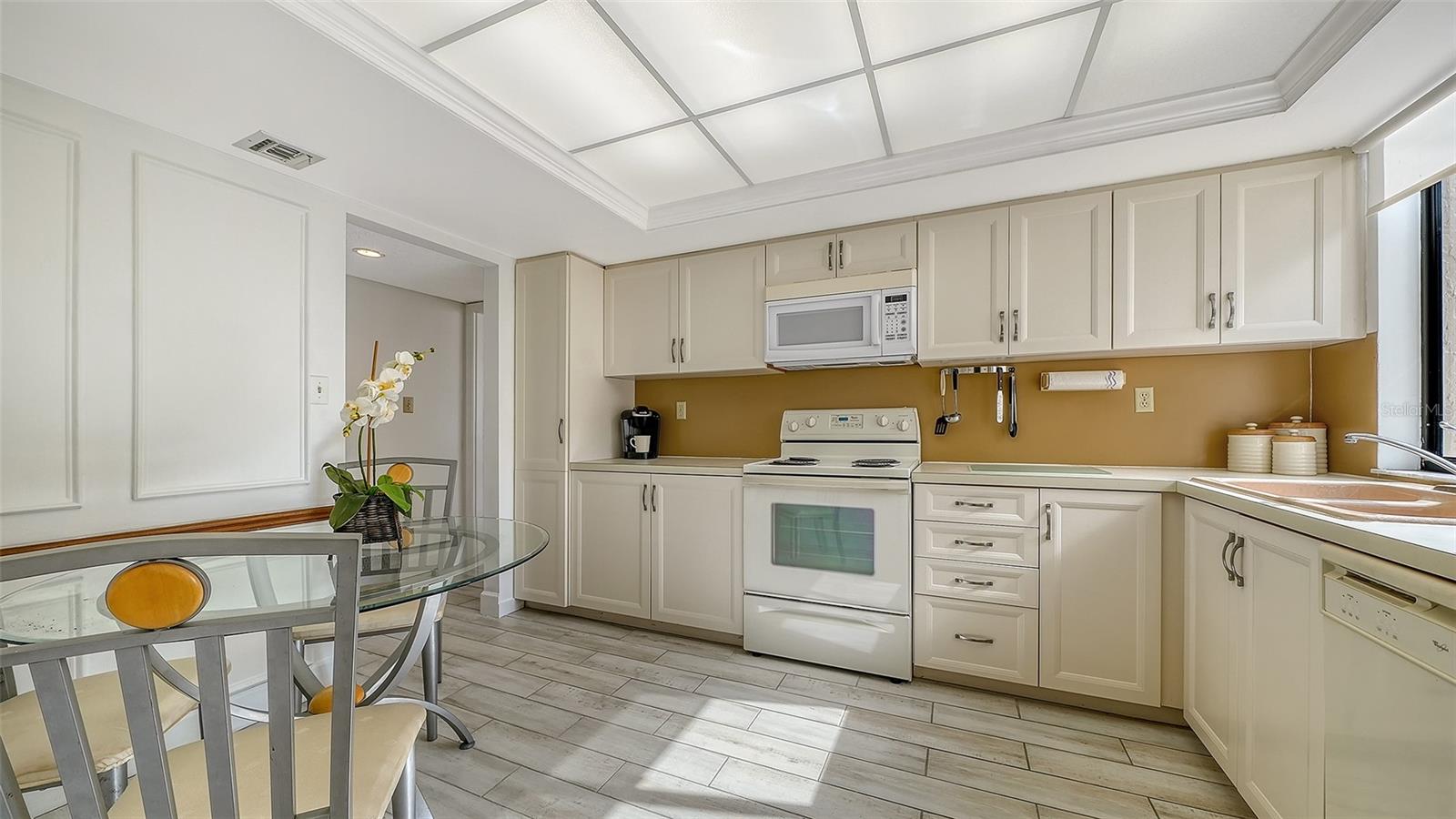 6287 MIDNIGHT PASS RD #103, SARASOTA, FL, 34242