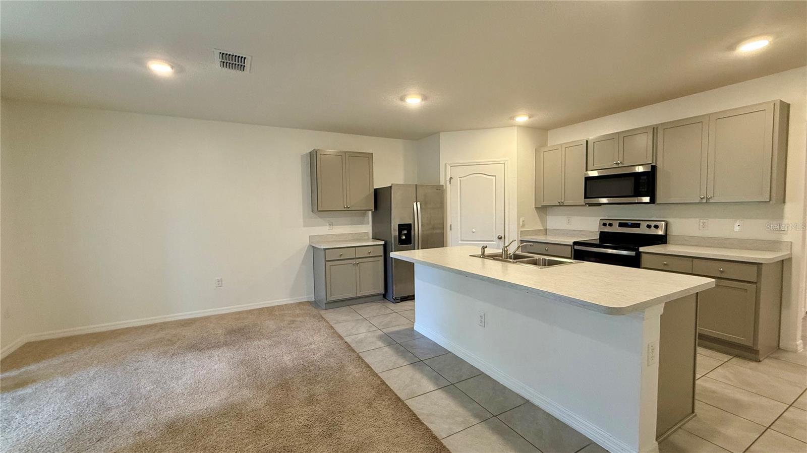 318 MONTGOMERY CT, KISSIMMEE, FL, 34758