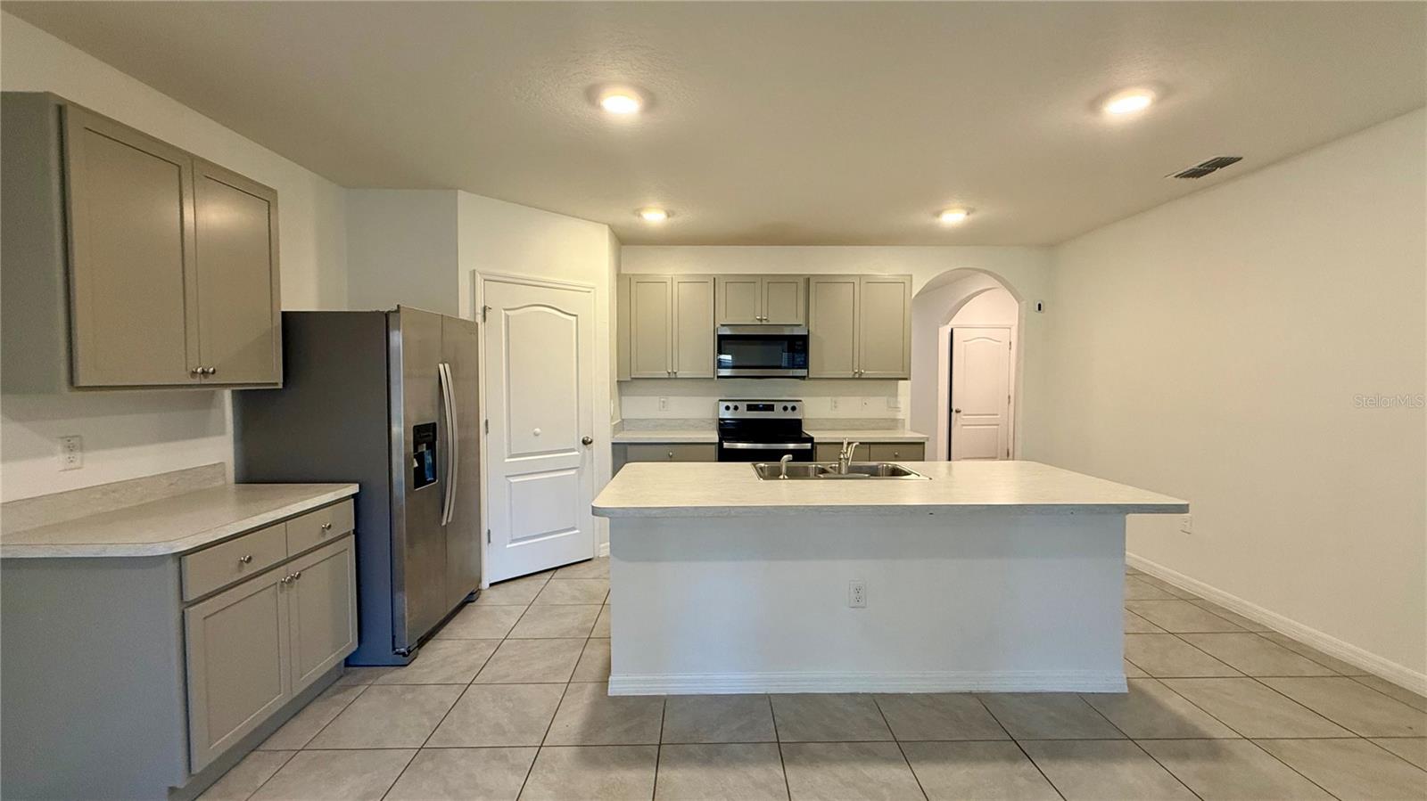 318 MONTGOMERY CT, KISSIMMEE, FL, 34758